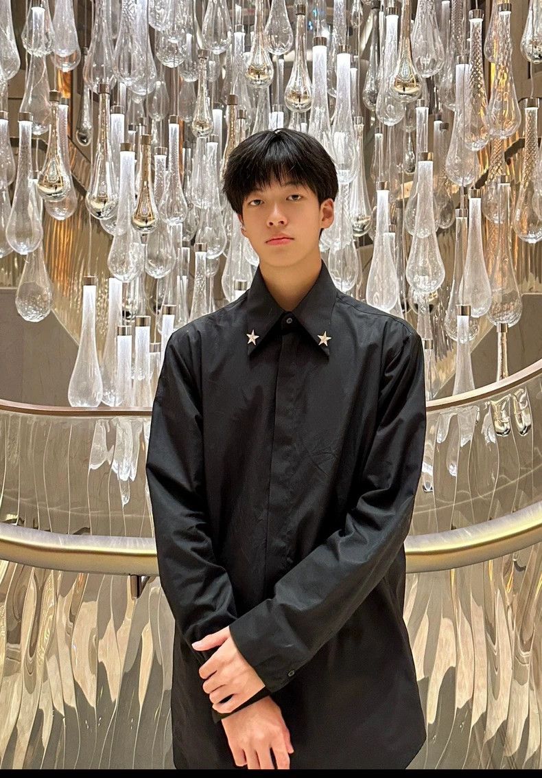 Givenchy Givenchy Long-sleeved shirt with a metal three-dimensional Size US L / EU 52-54 / 3 - 7 Thumbnail