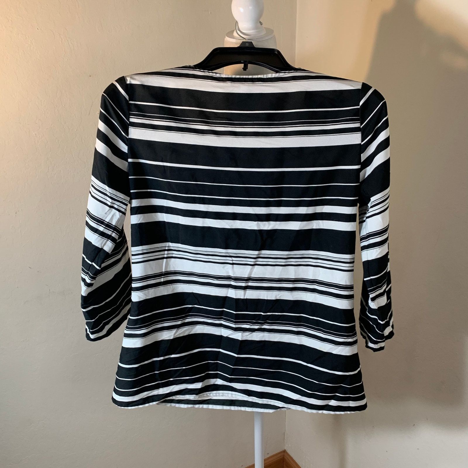 Banana Republic Banana republic women’s shirt size S Size S / US 4 / IT 40 - 4 Thumbnail