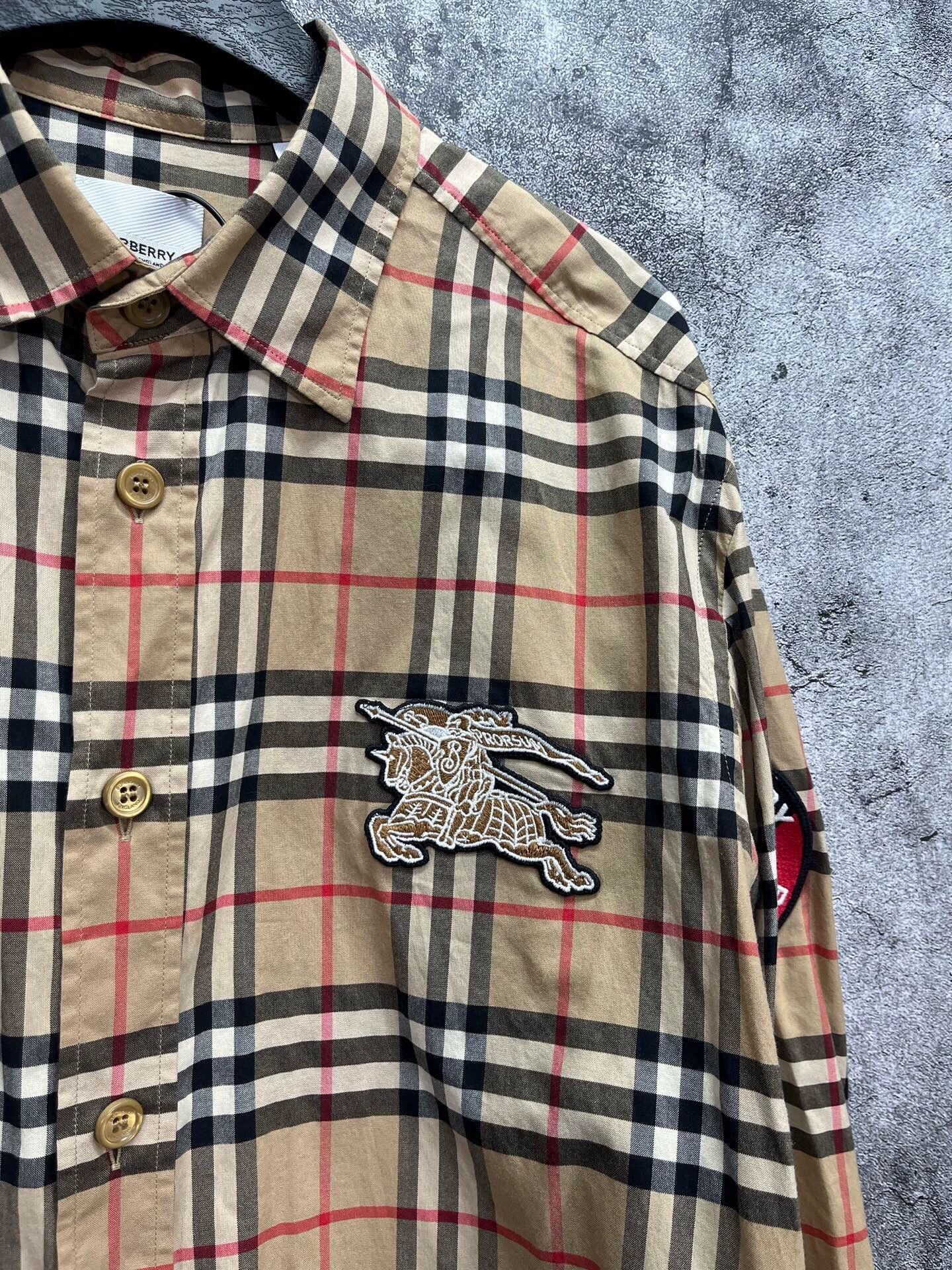 Burberry Burberry embroidered badge shirt L 99 new worn 1x Size US L / EU 52-54 / 3 - 7 Thumbnail