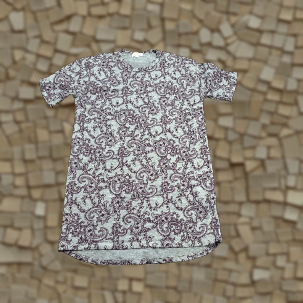 Vintage VINTAGE? No — (omit) LulaRoe Shirt Women's XS Grey Purple Paisley Print Round Neck Short Sleeve Shirt Size XS / US 0-2 / IT 36-38 - 1 Thumbnail