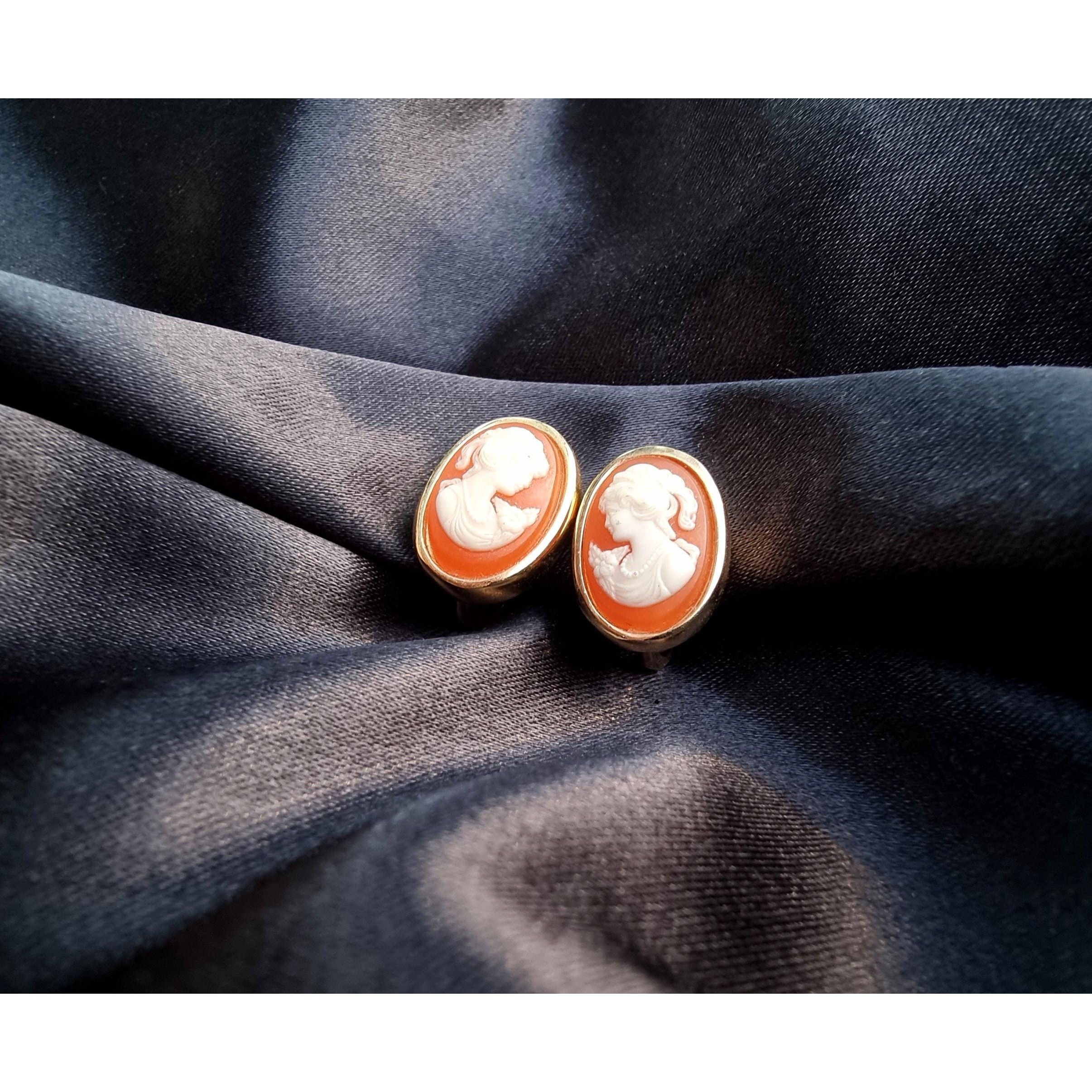 Other Vintage CROWN TRIFARI 1960s Gold Toned Orange and Ivory Came Size ONE SIZE - 7 Thumbnail