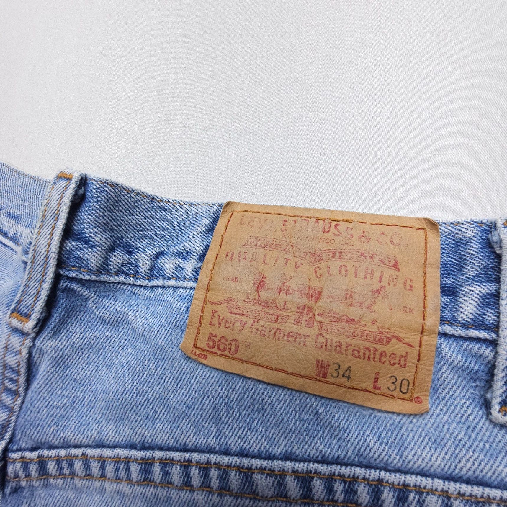 Levi's VINTAGE Levi's 560 Jeans Mens 34 x 30 Blue Denim Relaxed Fit 90s American Baggy Tapered Style Comfort Pockets Zip Closure Men's Jeans Size US 34 / EU 50 - 3 Thumbnail