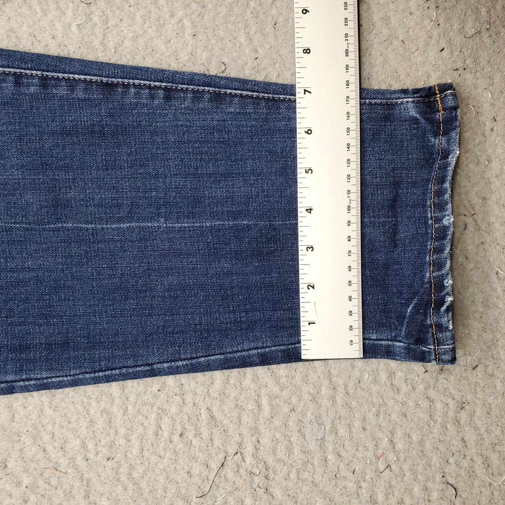 Talbots Talbots Everyday Jeans Womens 12 Blue Denim Relaxed Fit Tapered Leg Medium Wash Jeans 12 Womens Blue Denim Talbots Jeans Relaxed 5-Pocket Size 34" / US 12 / IT 48 - 5 Thumbnail