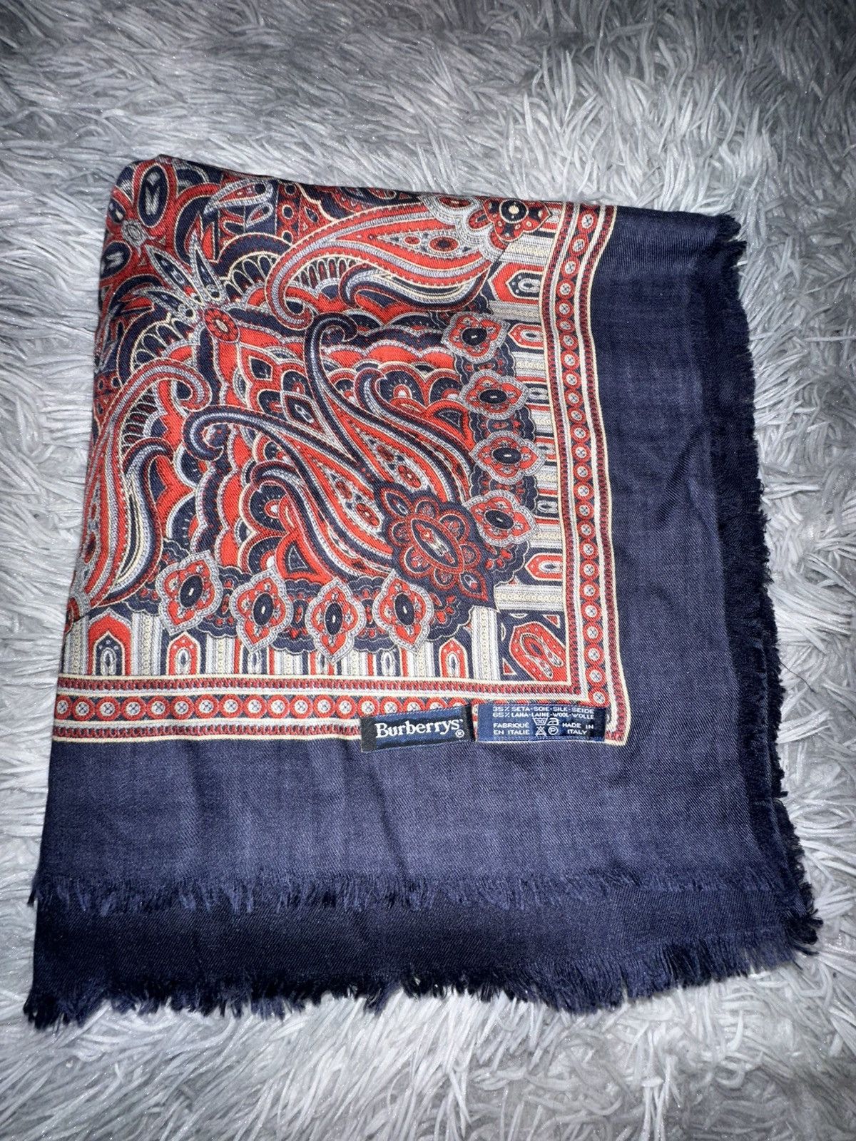 Burberry Burberrys’ Vintage Silk/Wool Scarf – Made in Italy Size ONE SIZE - 1 Thumbnail