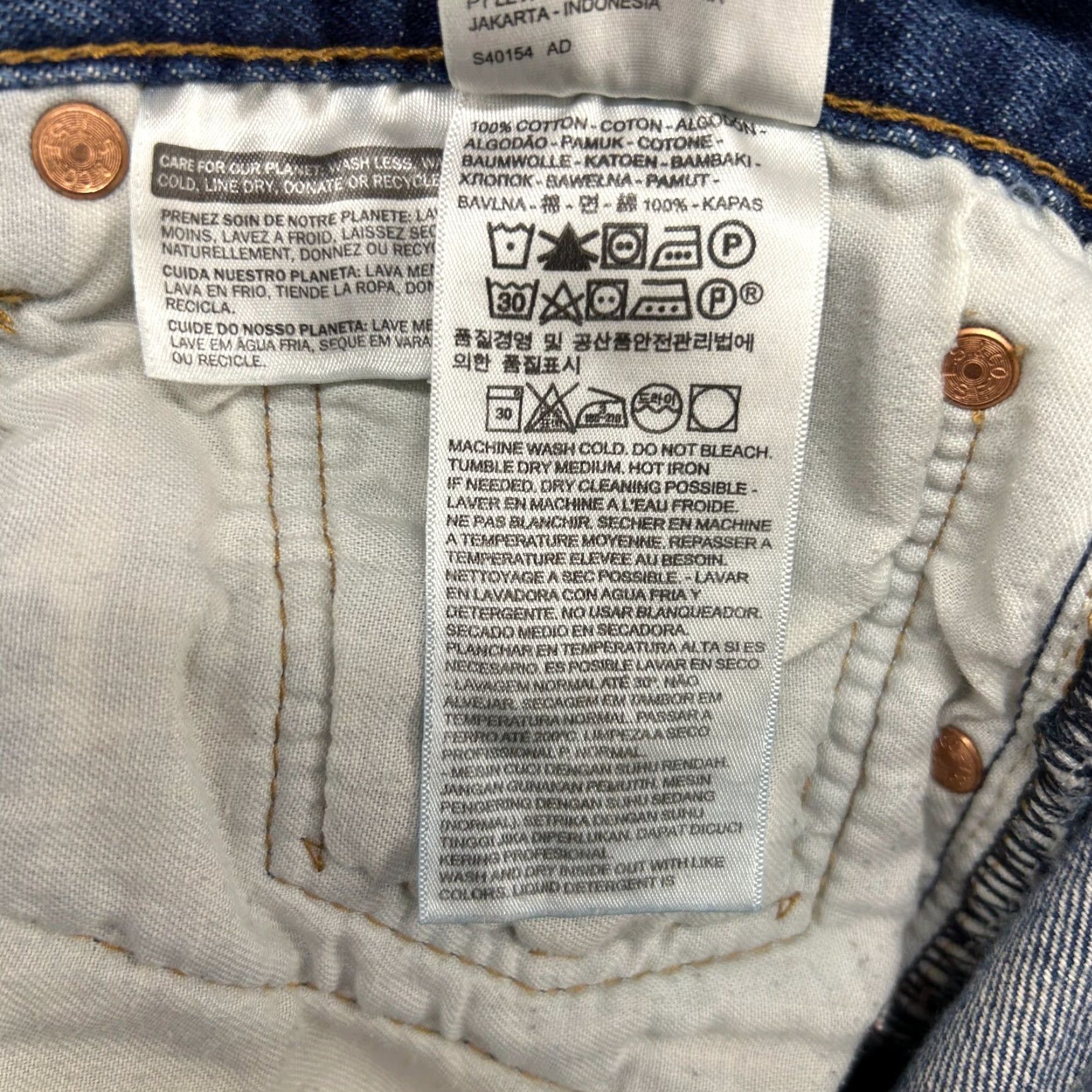 Levi's VINTAGE Levi's 501 Jeans Mens 34x30 Blue Straight Regular Fit Medium Wash Distressed Button Fly Cotton Denim Inseam 30 Size US 34 / EU 50 - 7 Thumbnail