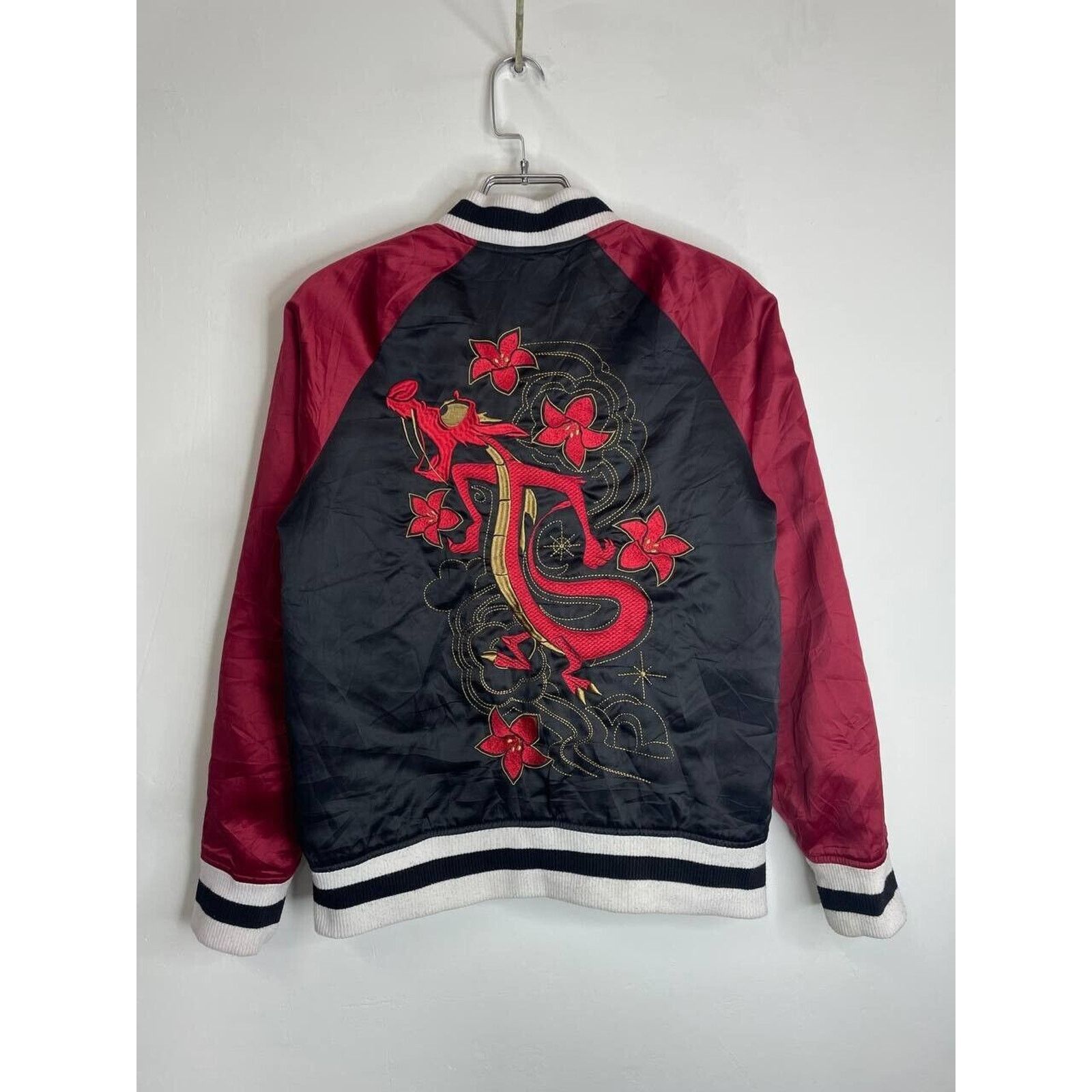 Disney × Vintage Vintage Bomber Jacket Embroidered Dragon Floral Mulan Disney Size S / US 4 / IT 40 - 4 Thumbnail