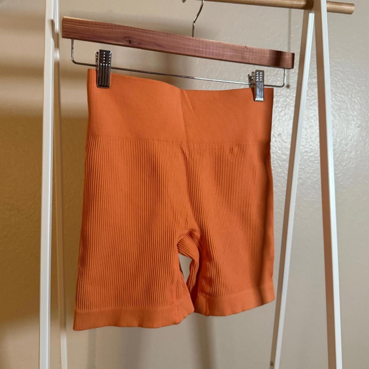 Designer orange matching sports bra and legging shorts set Size ONE SIZE - 3 Thumbnail