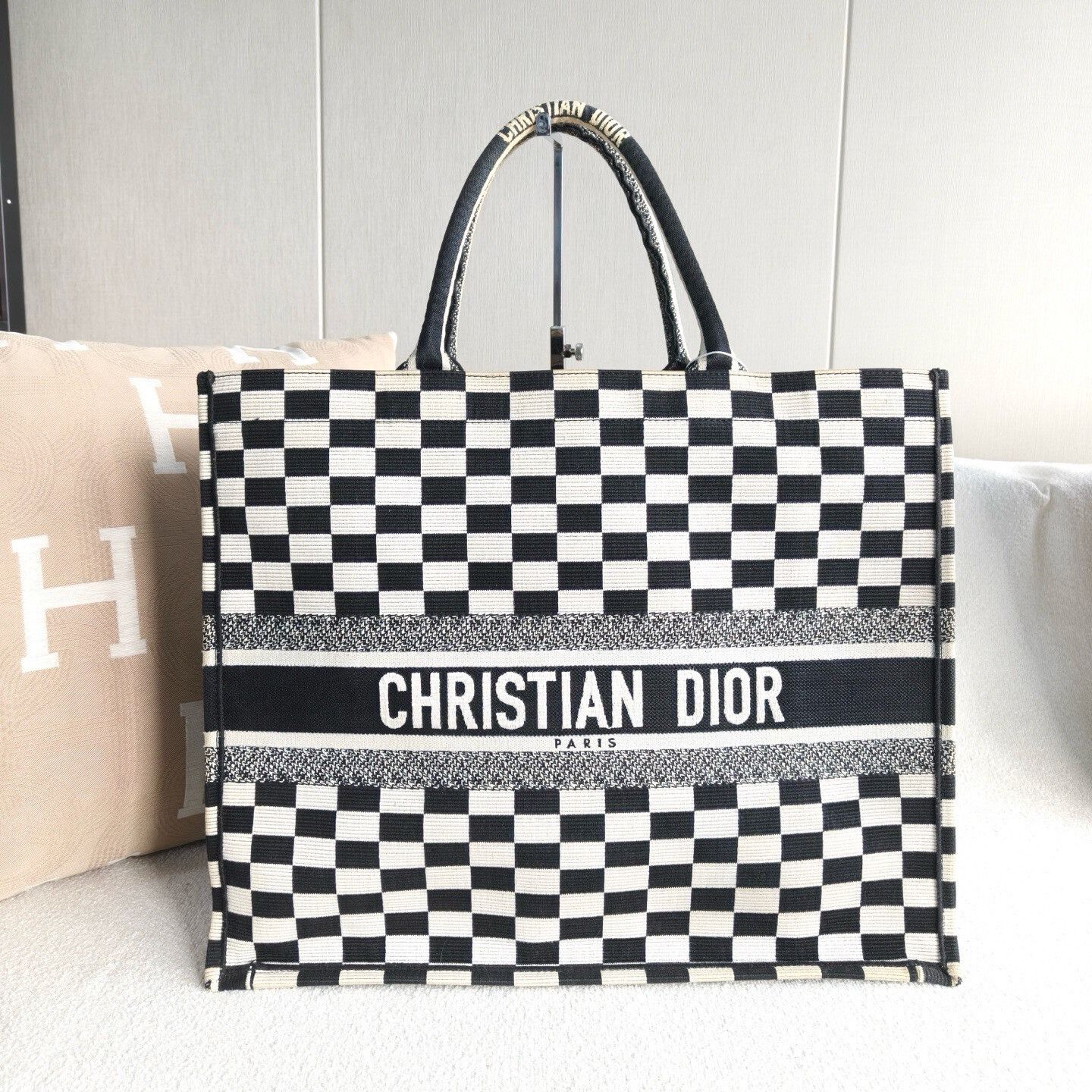 Dior Pre-loved Bag Very good condition Size ONE SIZE - 1 Thumbnail