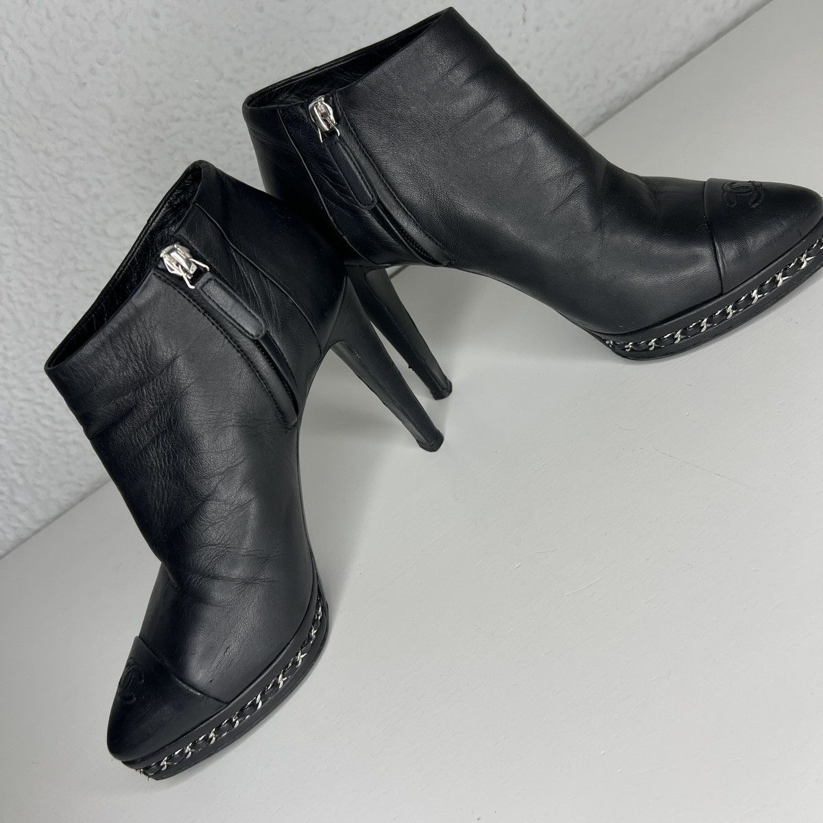 Chanel CHANEL Ankle Boots Heels Shoes Black Leather CC Logo Chain Size US 7.5 / IT 37.5 - 6 Thumbnail