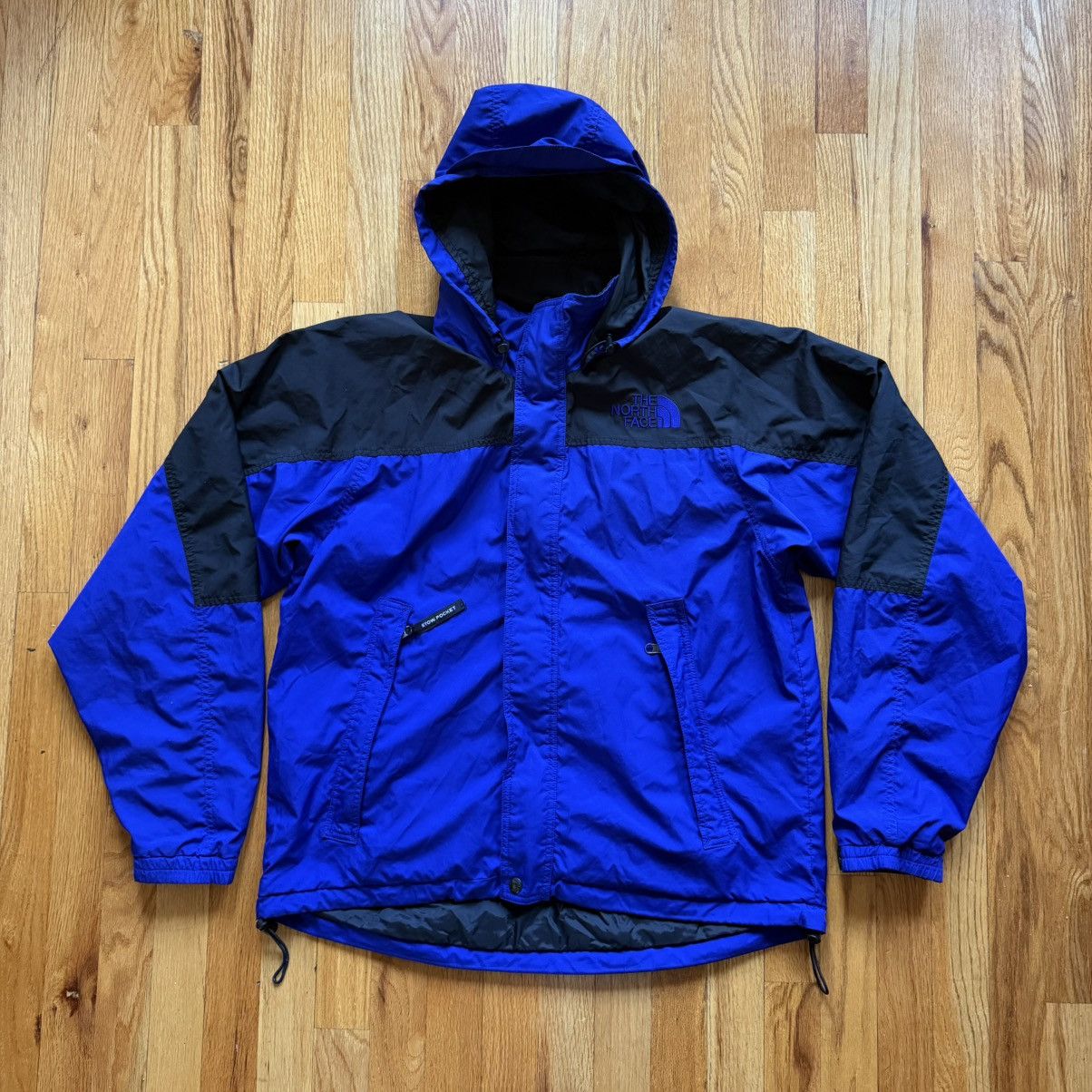 The North Face Vintage North Face Light Zip Up Jacket Blue Size M Size US M / EU 48-50 / 2 - 1 Thumbnail