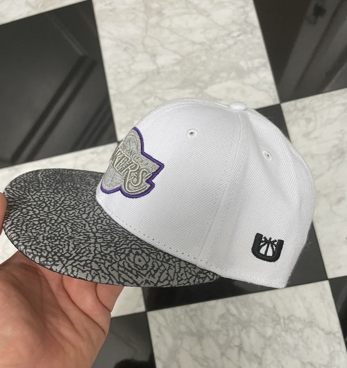 NBA 🔥Exclusive Lakers Adjustable hat Size ONE SIZE - 2 Thumbnail