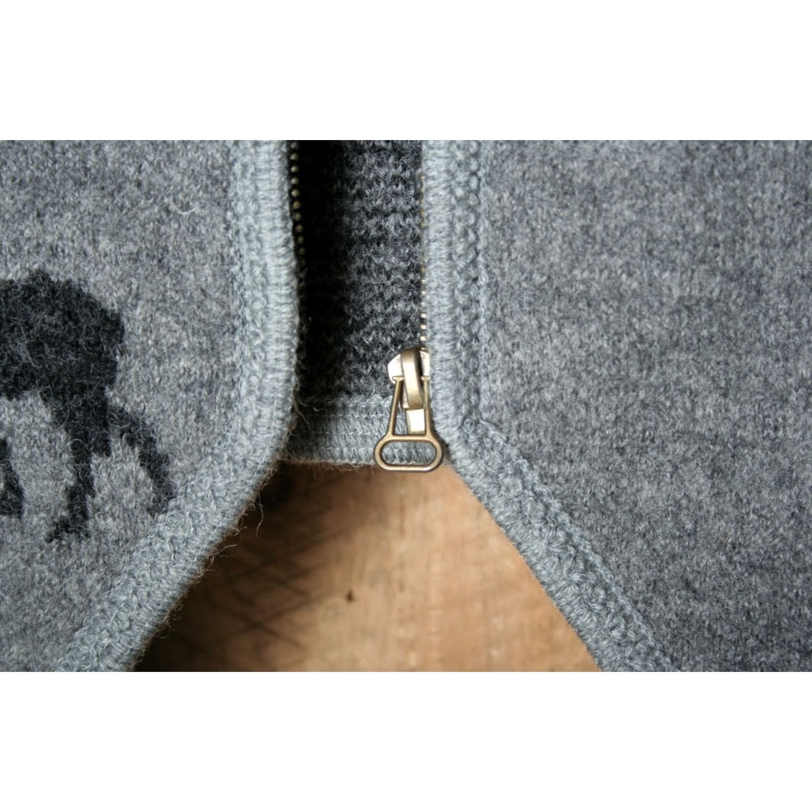 Vintage VINTAGE Lisa International Gray Moose Motif 100% Boiled Wool Vest L Women Jacket? No, Vest 100% Wool Gray Moose Motif Womens L Size L / US 10 / IT 46 - 4 Thumbnail