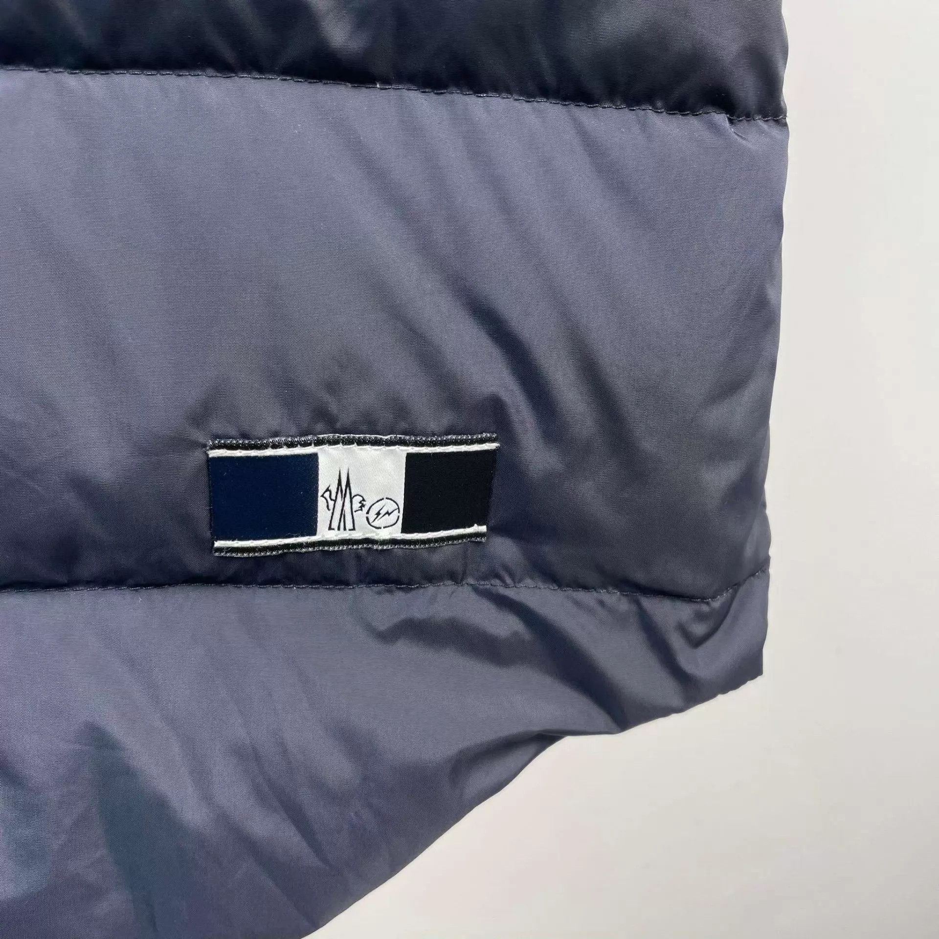 Moncler Moncler light down jacket 95 new size 3 black 18 Size US L / EU 52-54 / 3 - 7 Thumbnail