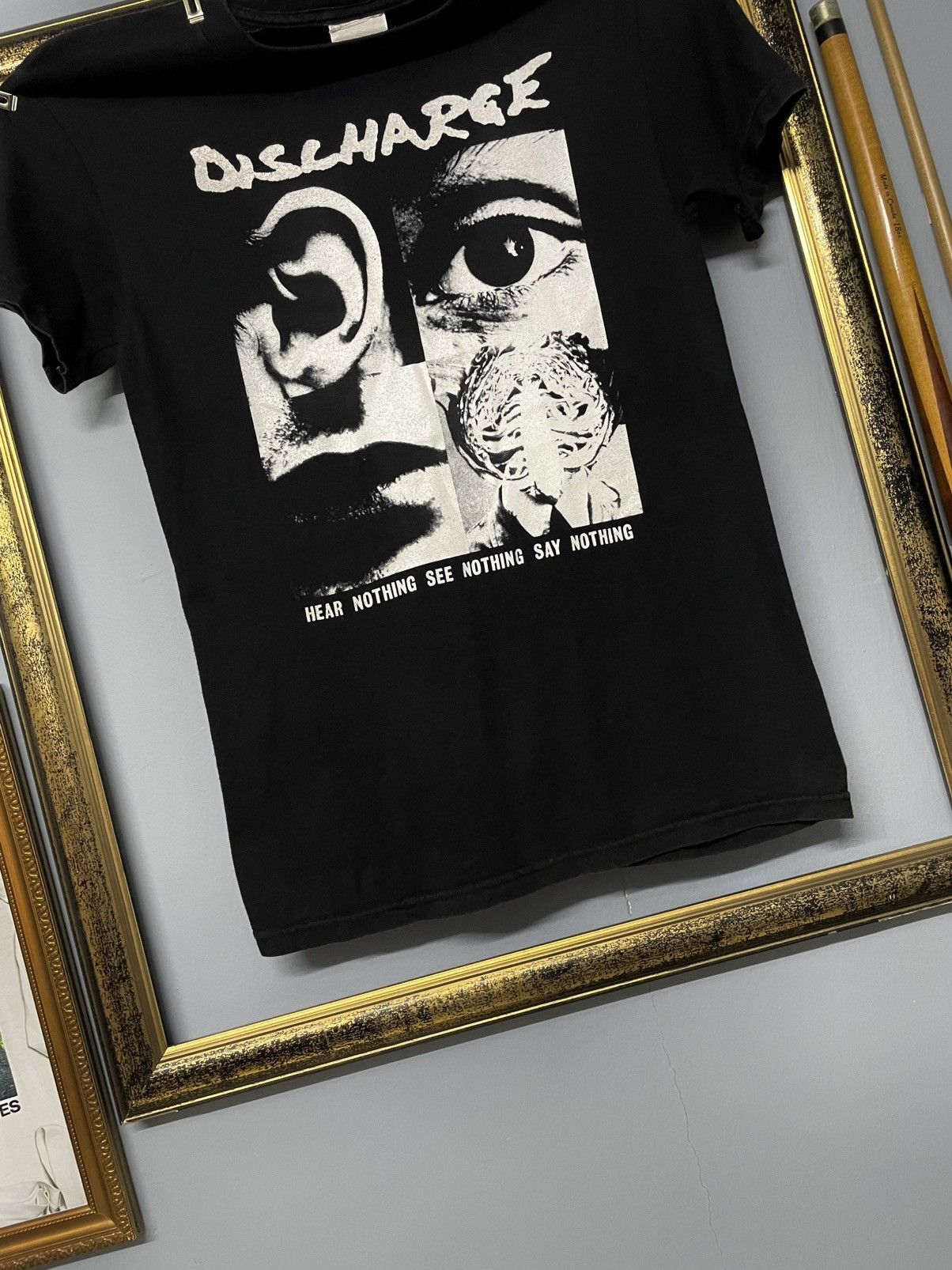 Band Tees Vintage Original Band Discharge Anarcho-Punk Cover Album Tee Size US S / EU 44-46 / 1 - 4 Thumbnail