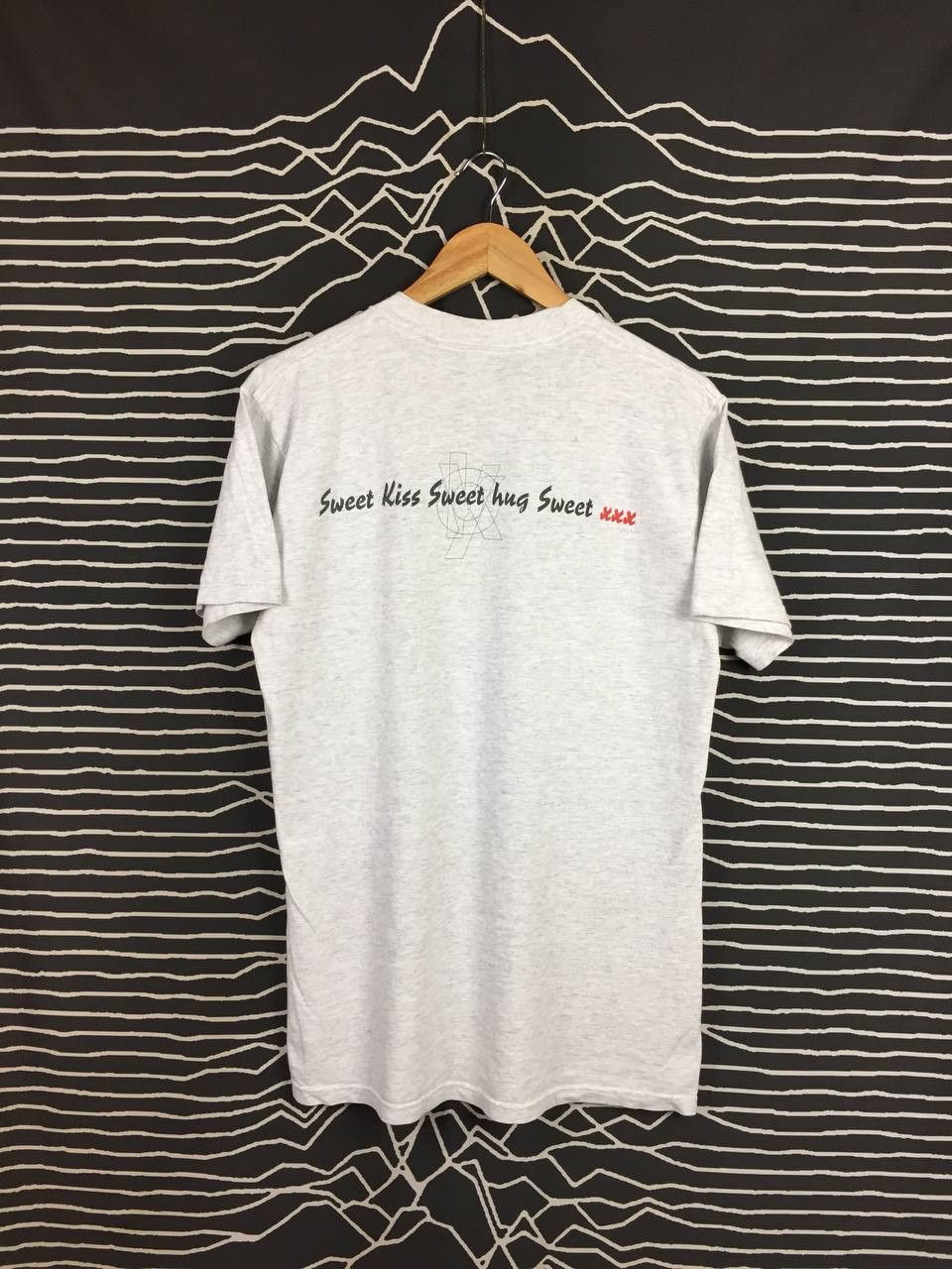 Vintage Vtg 90s 00s Sweet Kiss Sweet Hug Sweet xxx Typography Tee Size US M / EU 48-50 / 2 - 2 Thumbnail
