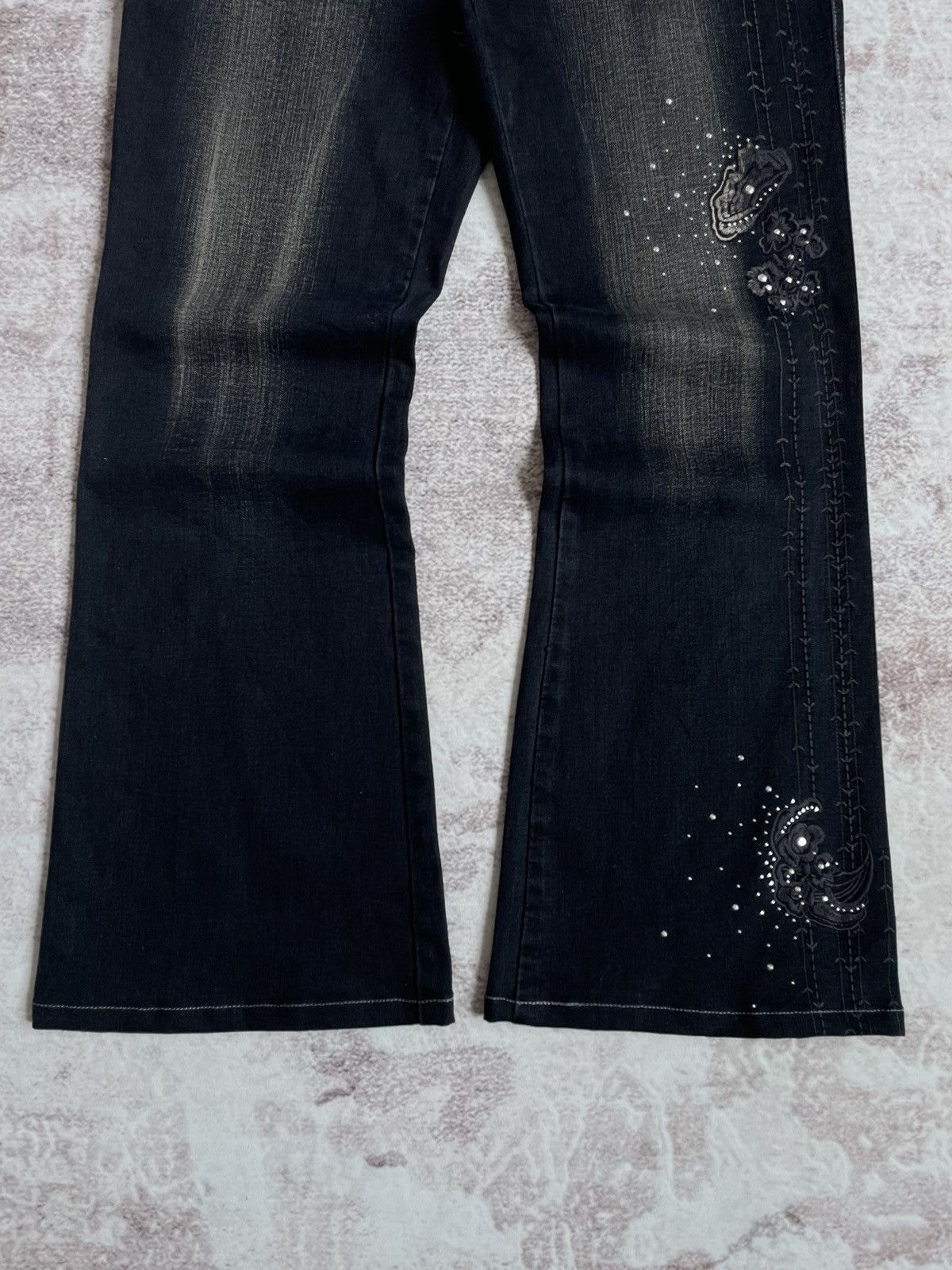 Japanese Brand Vintage Y2K Tribal Flare Denim Pants Size US 33 - 5 Thumbnail