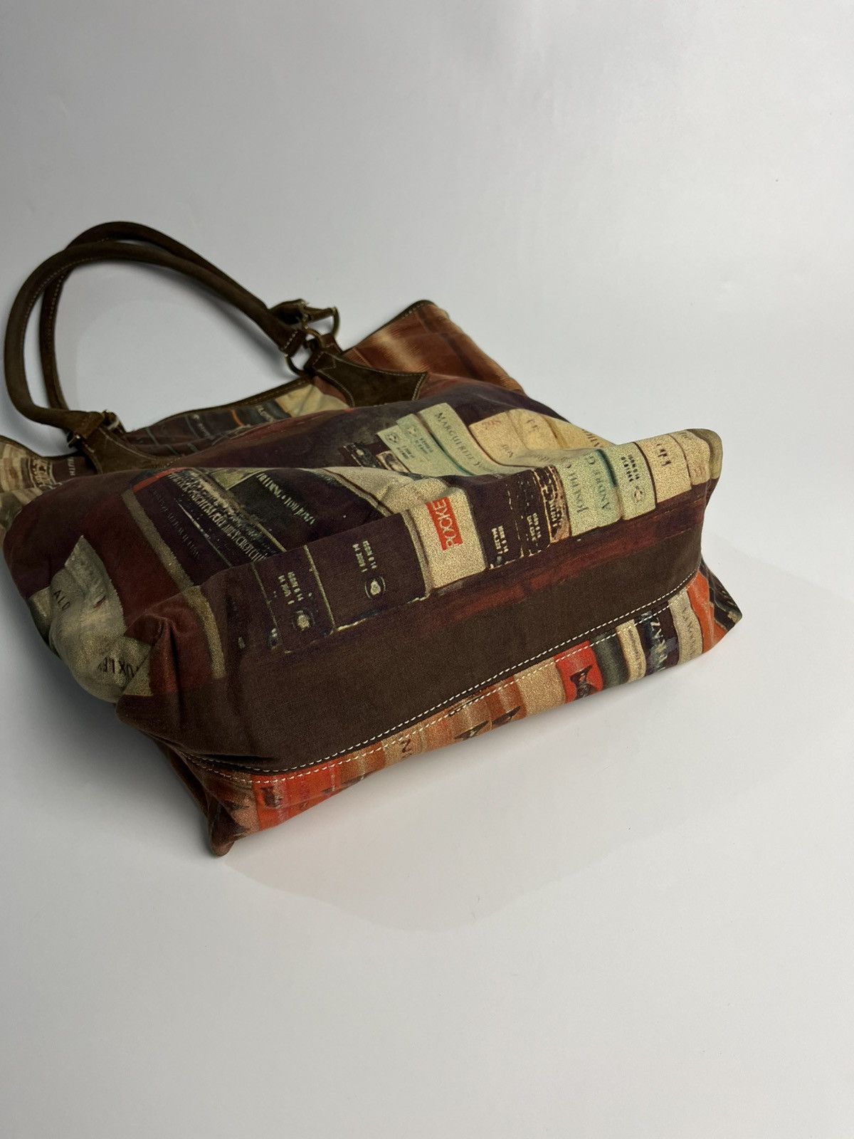 Vivienne Westwood Vivienne Westwood "The Social Order" Library Print Tote Bag Size ONE SIZE - 12 Thumbnail