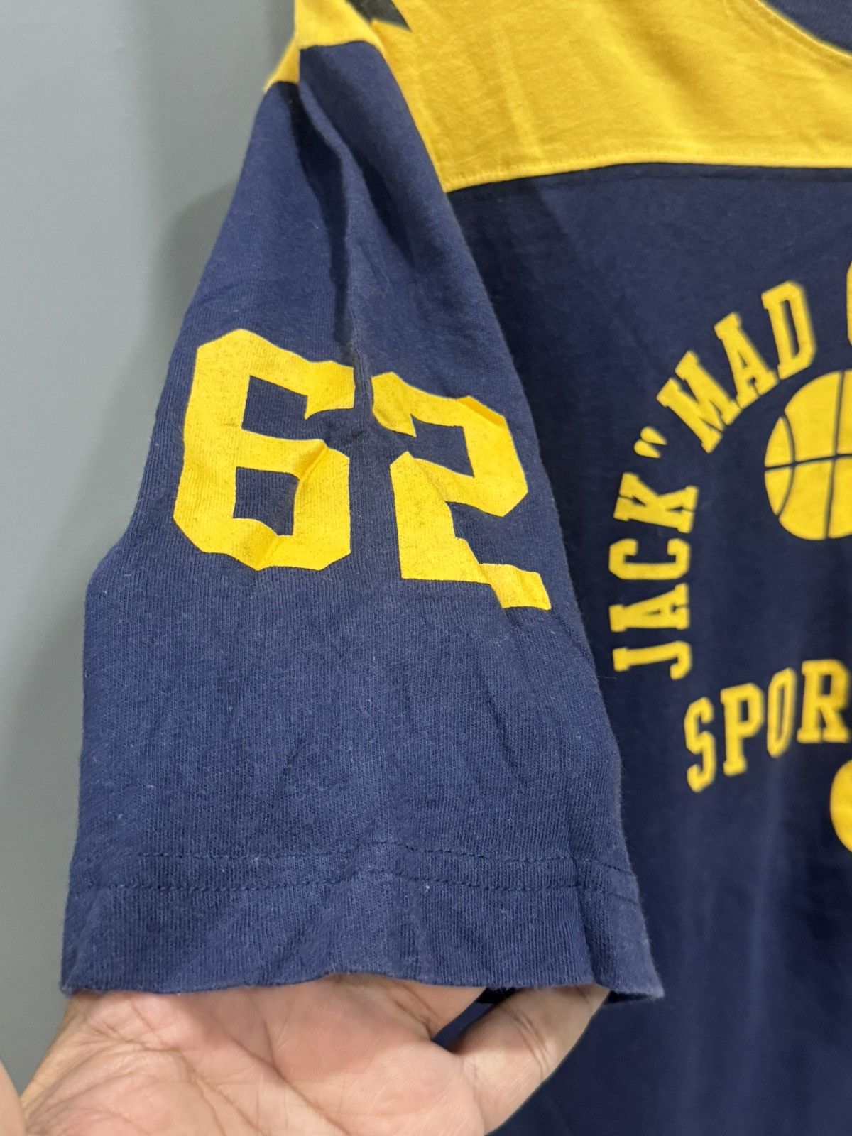 Champion CHAMPION - vintage raglan tshirt Size US L / EU 52-54 / 3 - 7 Thumbnail