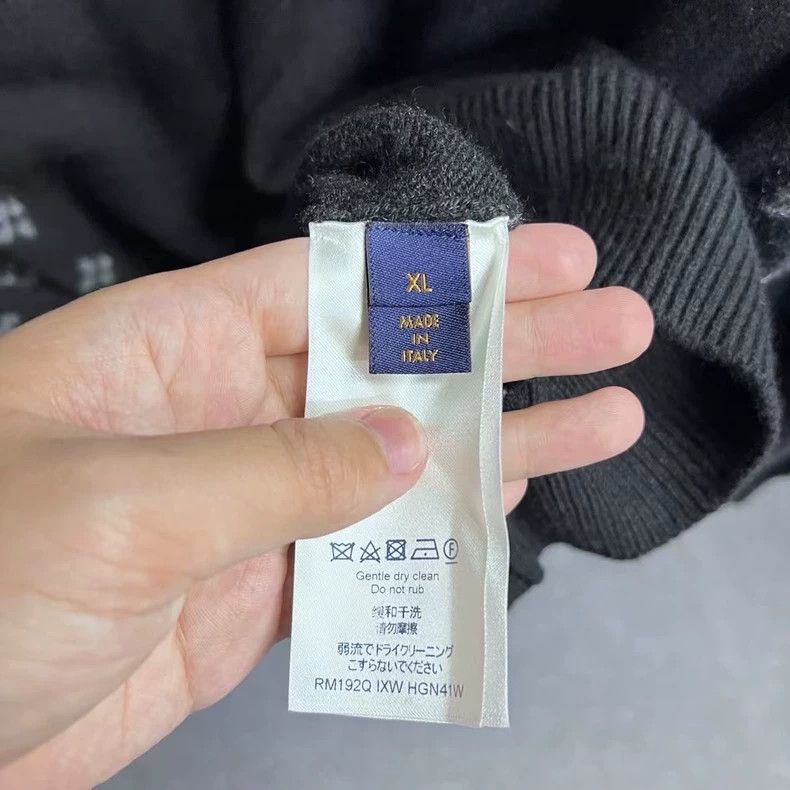Louis Vuitton Louis Vuitton Long Sleeve Crew Neck Shirt in Black and Gre Size US XL / EU 56 / 4 - 3 Thumbnail