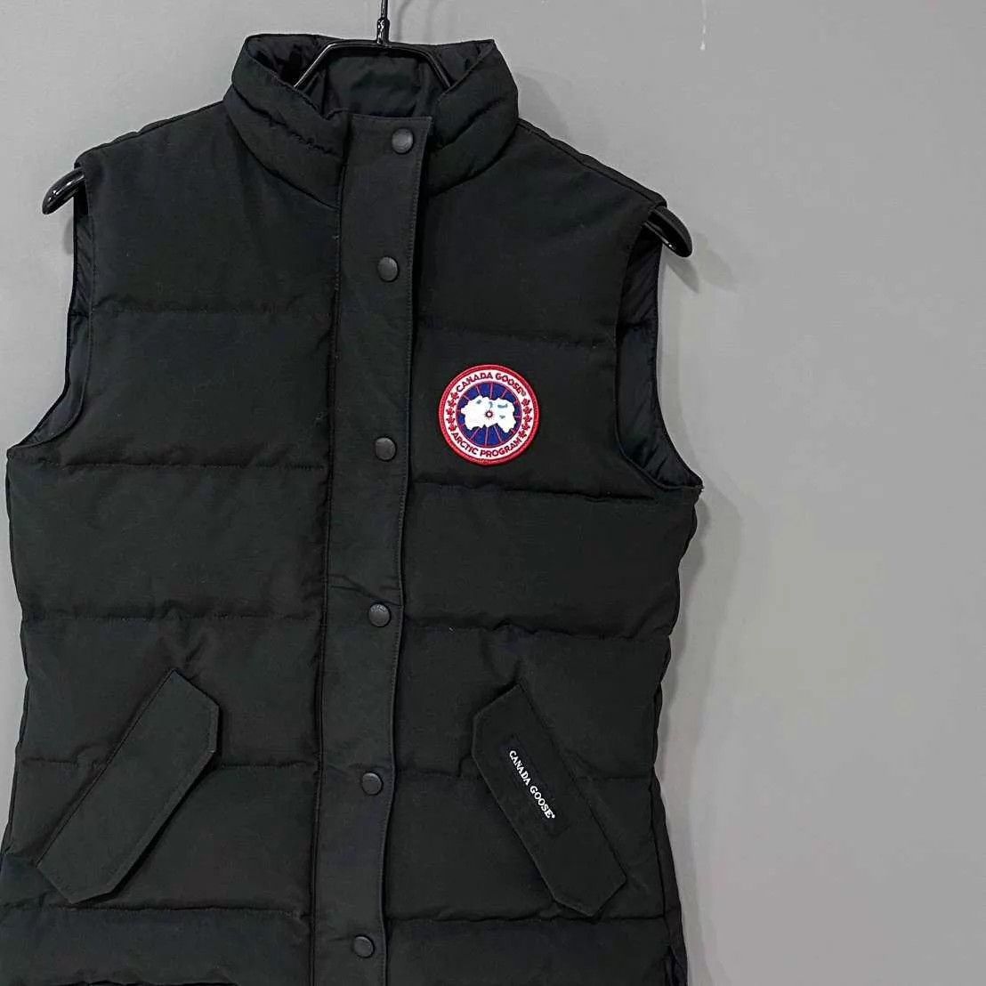 Canada Goose Canada Goose Classic Logo Down Vest Size S Size S / US 4 / IT 40 - 2 Thumbnail