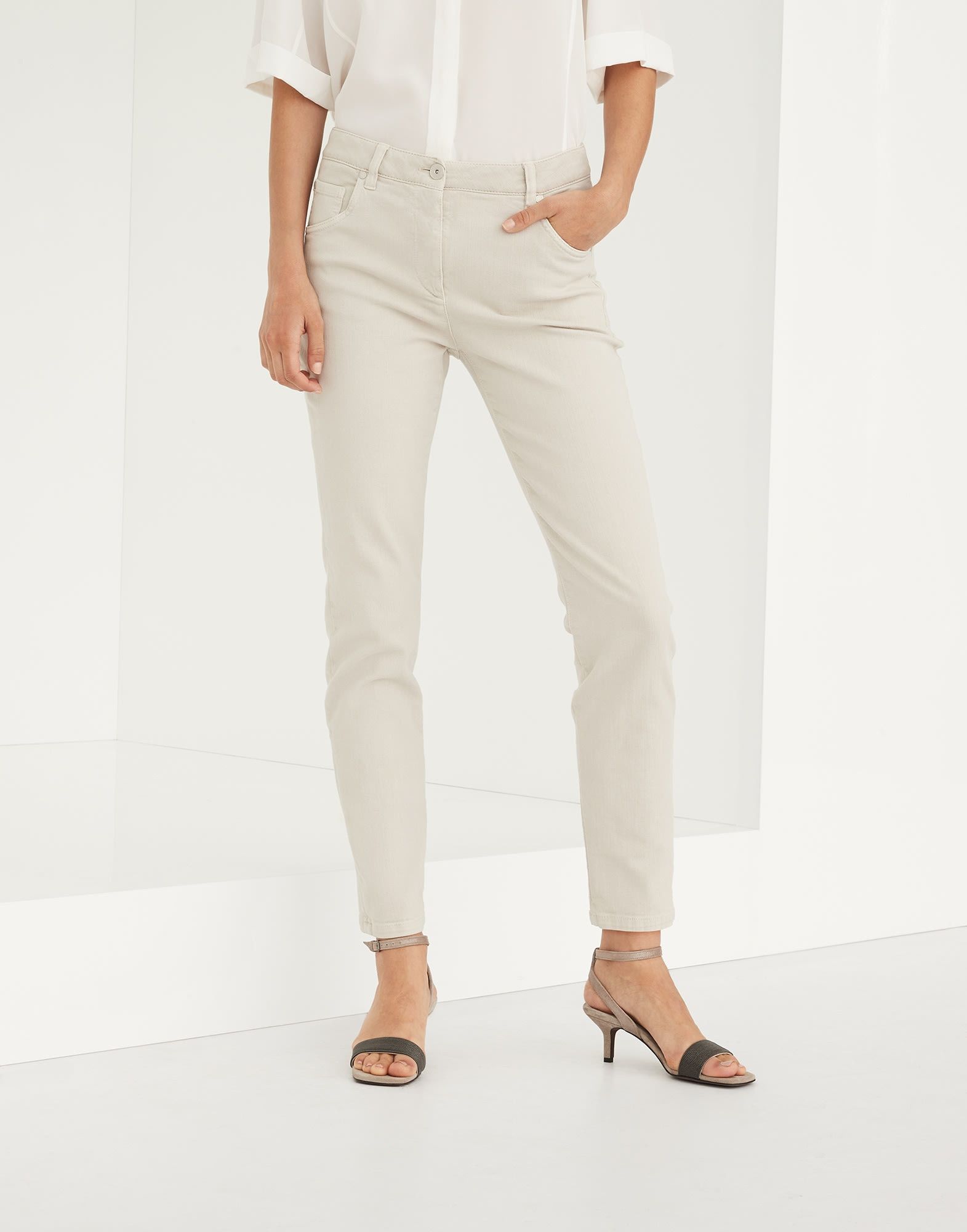 Brunello Cucinelli o1w1db10825 Woman Dyed Pants in Open White Size 28" / US 6 / IT 42 - 1 Thumbnail
