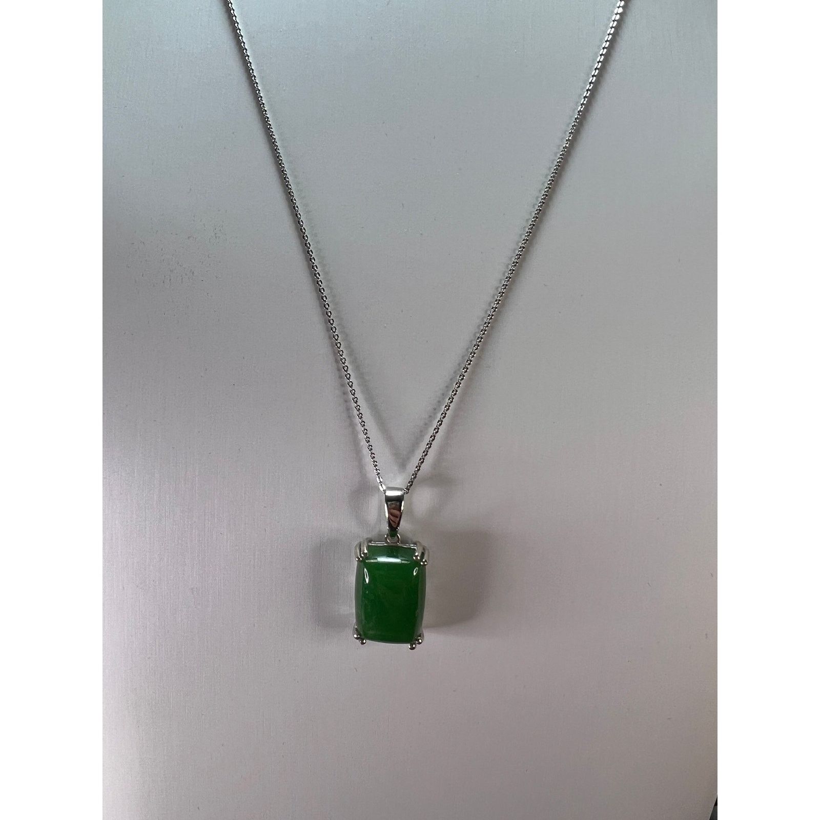 Other Jade pendant and chain necklace in platinum over sterling Size ONE SIZE - 5 Thumbnail
