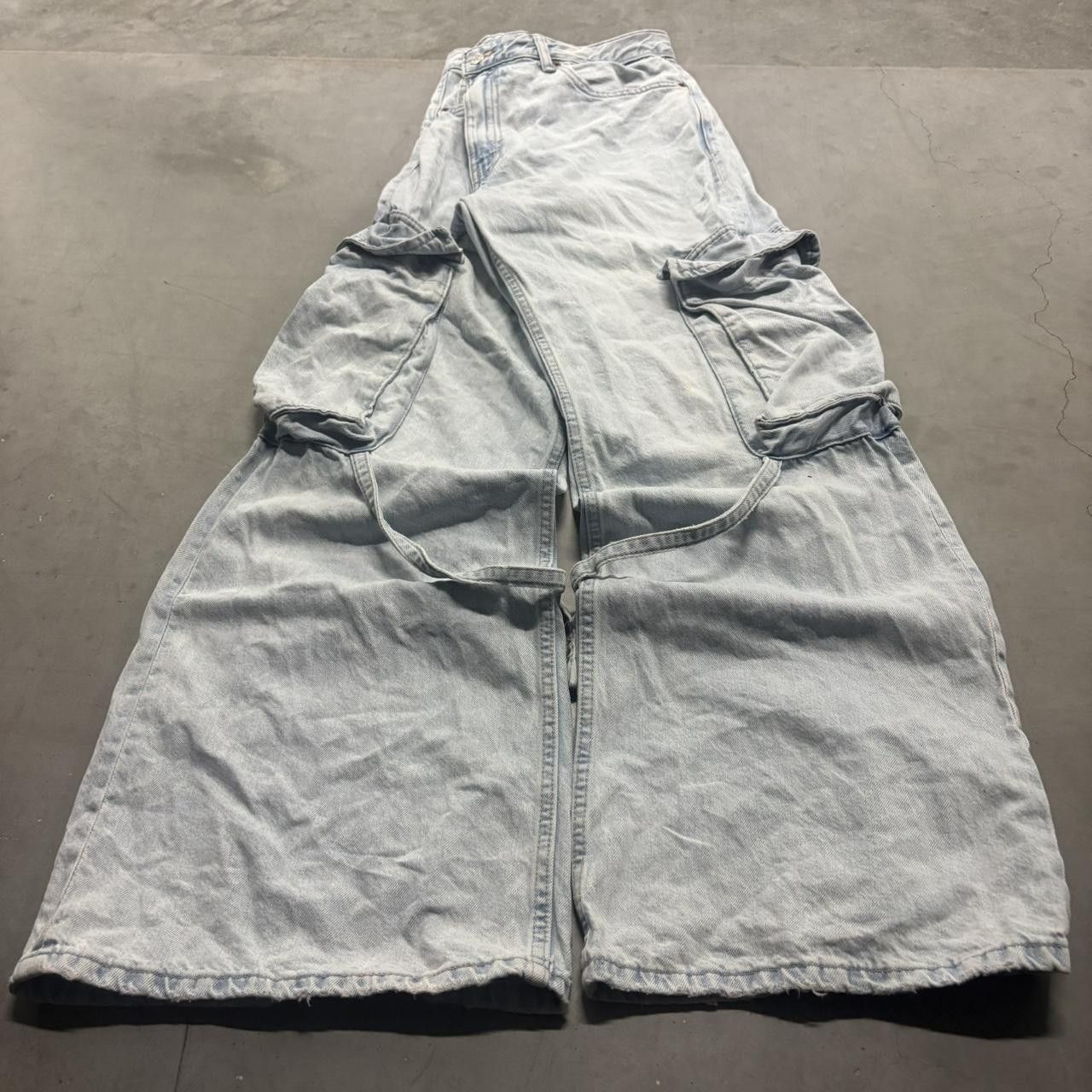 Vintage Crazy Vintage Y2K/2000s Super Baggy Skater Style Streetwear Light Wash Denim Jeans! Size US 35 - 2 Thumbnail