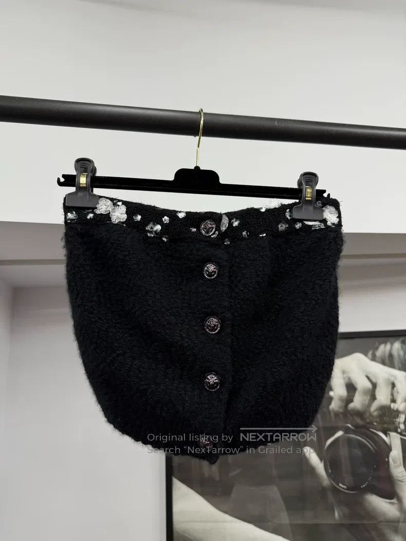 Chanel Chanel Black snowflake chest Size XS / US 0-2 / IT 36-38 - 1 Thumbnail