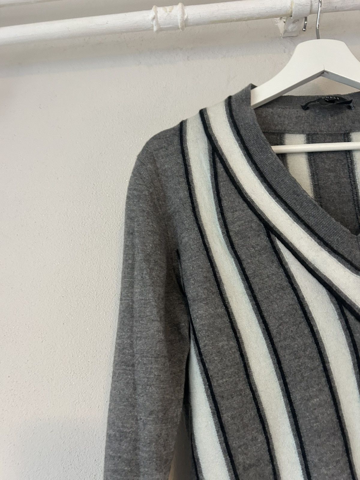 Gucci Gucci Striped V-Neck Sweater in Cashmere, Wool & Silk Size US S / EU 44-46 / 1 - 4 Thumbnail