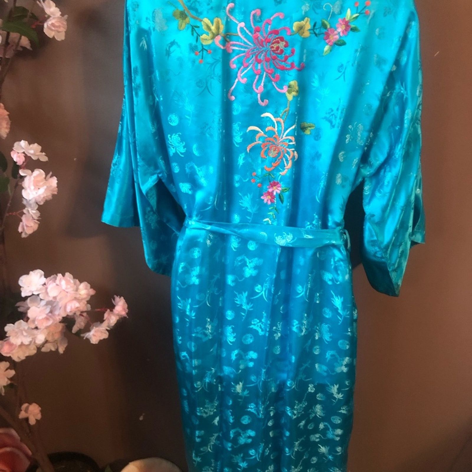 Embroidered silk robe floral