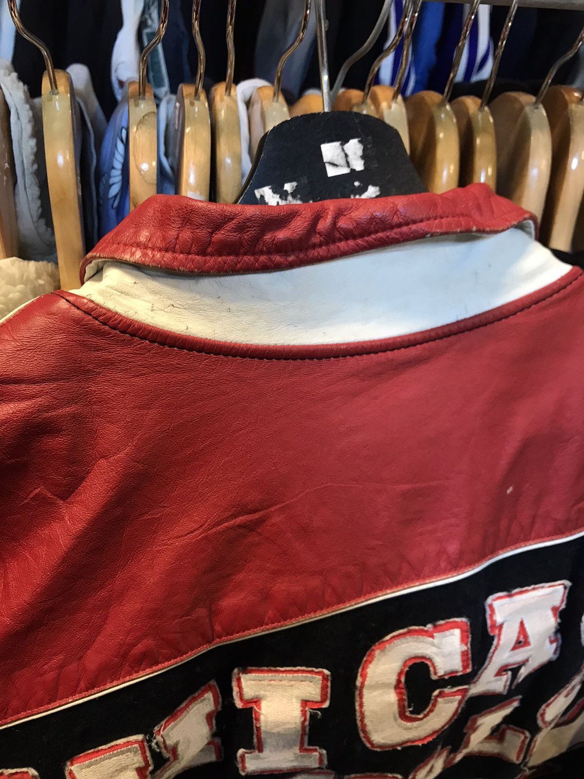 NBA × Vintage Rare Vintage NBA Chicago Bulls Leather bomber Jacket Size US L / EU 52-54 / 3 - 9 Thumbnail