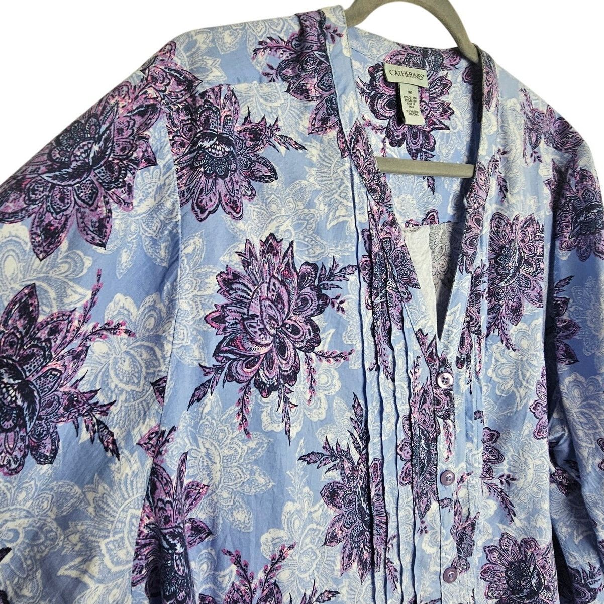 Torrid Catherines Womens Floral Top Plus Size 3X Pintuck Button Size 3XL / US 20-22 - 5 Thumbnail