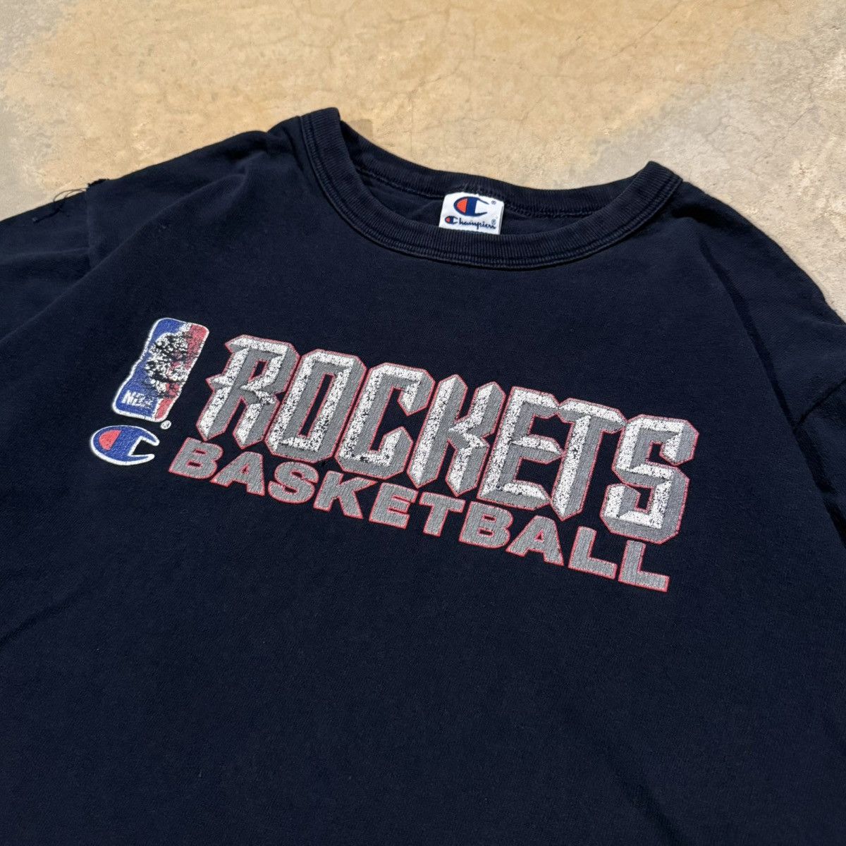 Champion 1990s Champion Faded Distressed Houston Rockets NBA Tee ERD Size US M / EU 48-50 / 2 - 3 Thumbnail