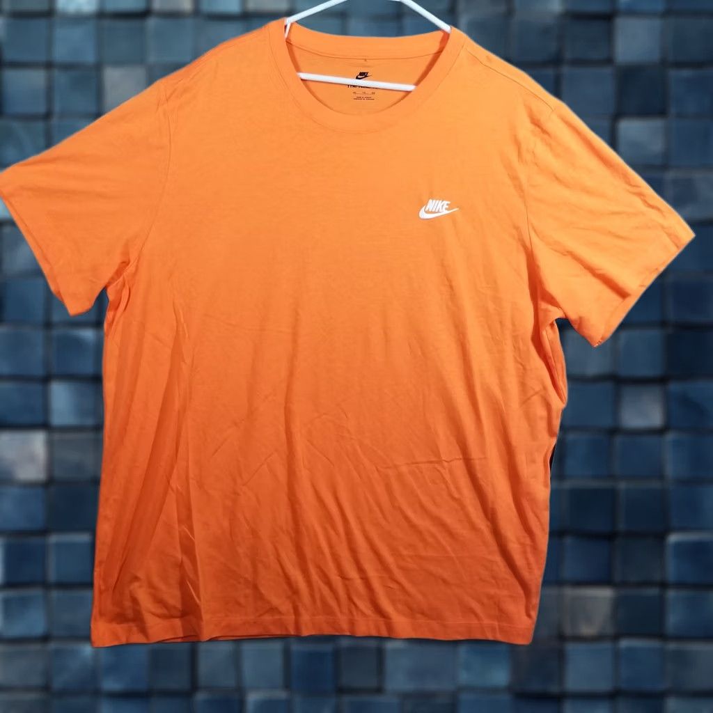 Nike Nike Sportswear Club Tee Shirt Adults XXL Orange White Embroidered Swoosh Size US XXL / EU 58 / 5 - 1 Thumbnail