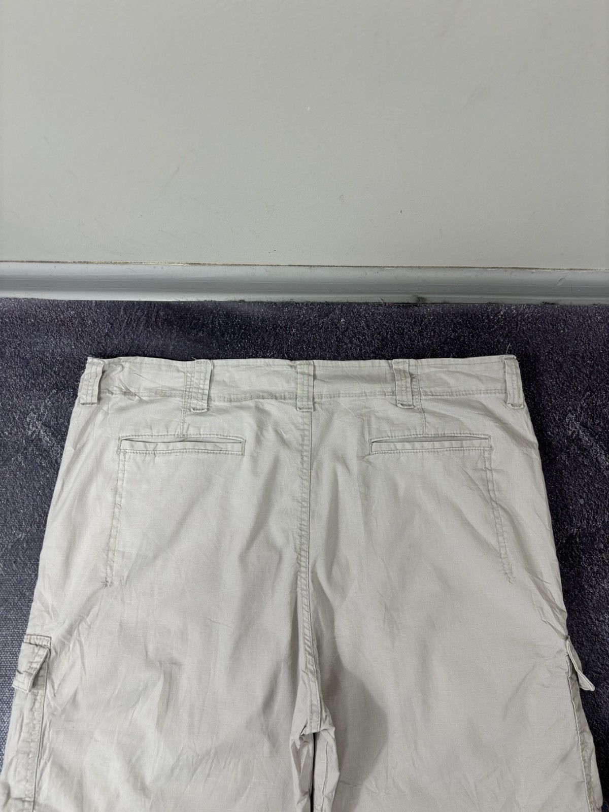 Wrangler Vintage Wrangler Relaxed Fit Hype Beige Utility Cargo Shorts Size US 38 / EU 54 - 16 Thumbnail