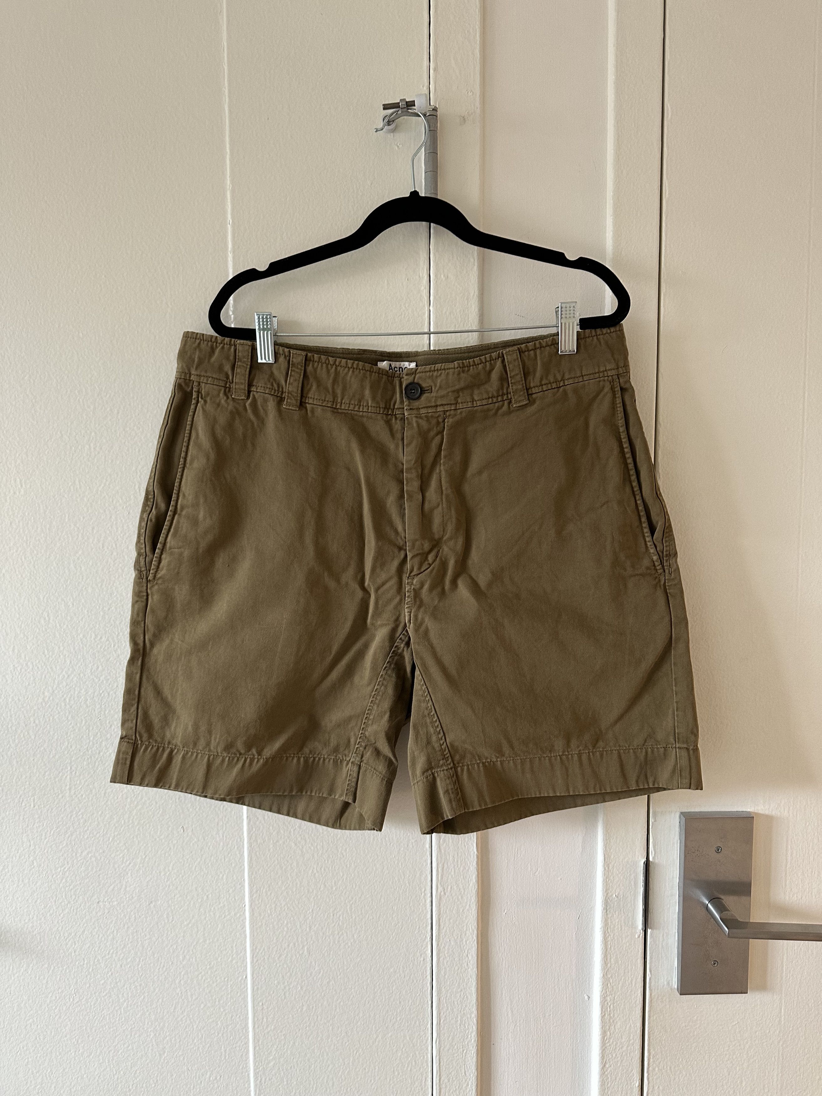 image of Acne Studios Fn Mn Shorts in Green, Men's (Size 36)