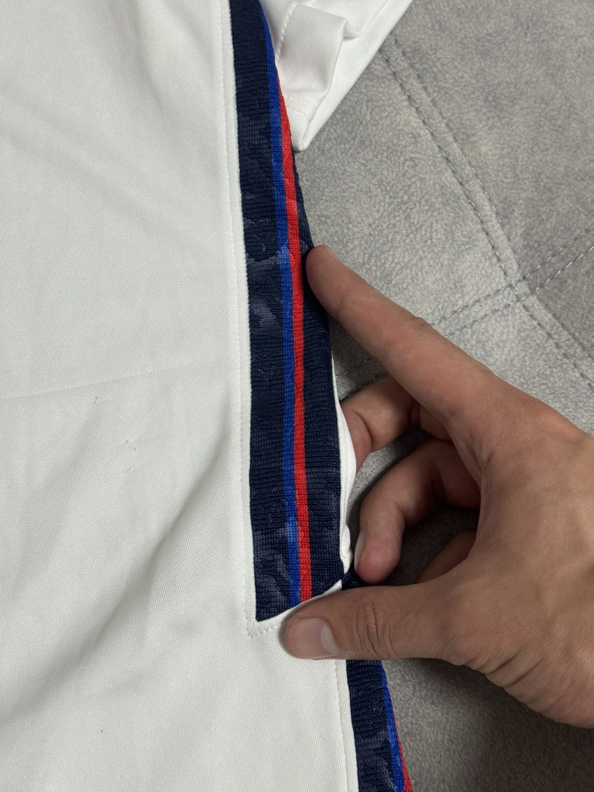 Nike Nike England Wan Bissaka 29 size M soccer jersey t-shirt Size US M / EU 48-50 / 2 - 10 Thumbnail