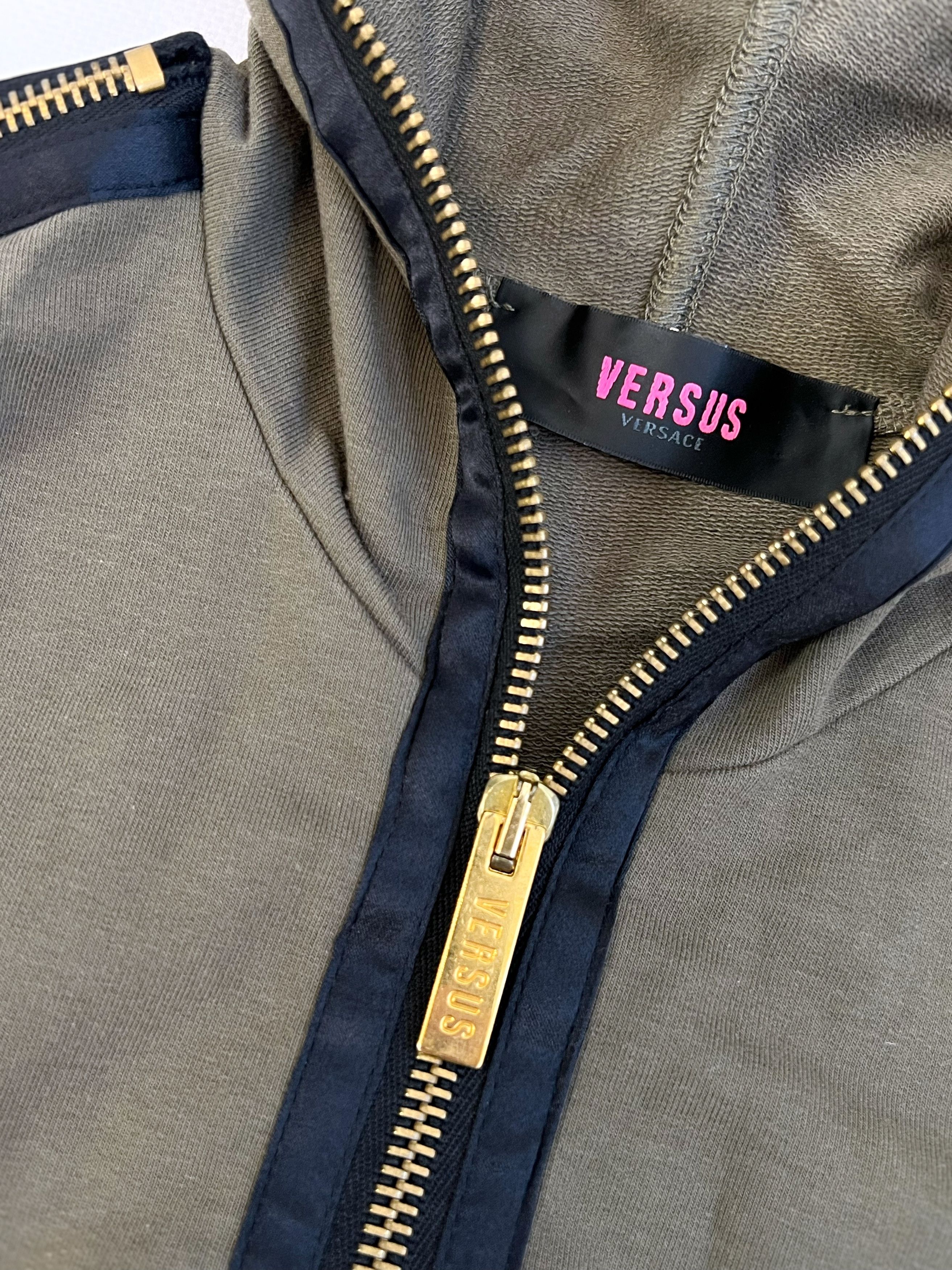 Japanese Brand Versus Versace vest vintage silk zip Size S / US 4 / IT 40 - 6 Thumbnail