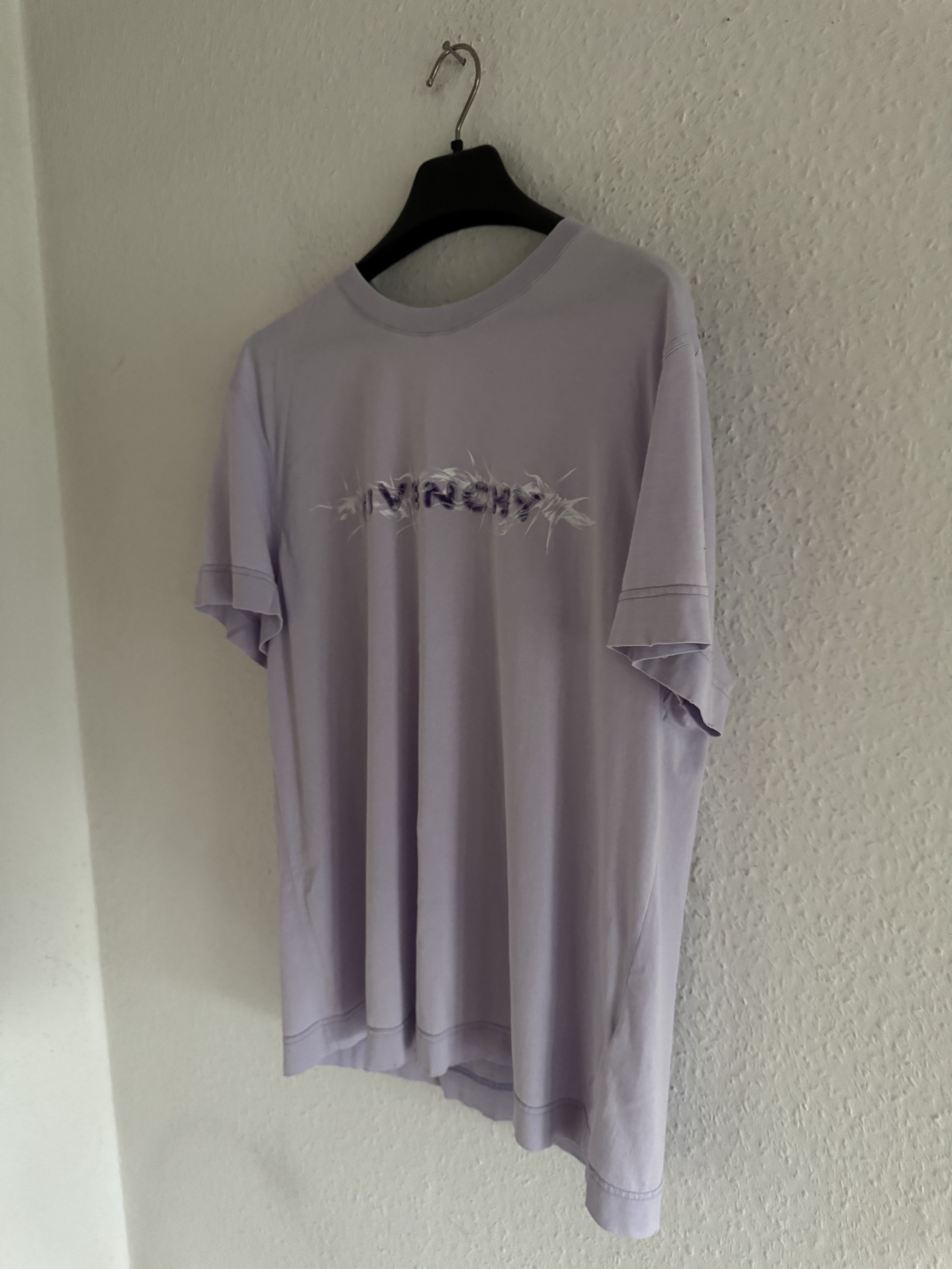 Givenchy Barbed Wire Flocked Logo T-Shirt Lilac Size US M / EU 48-50 / 2 - 3 Thumbnail