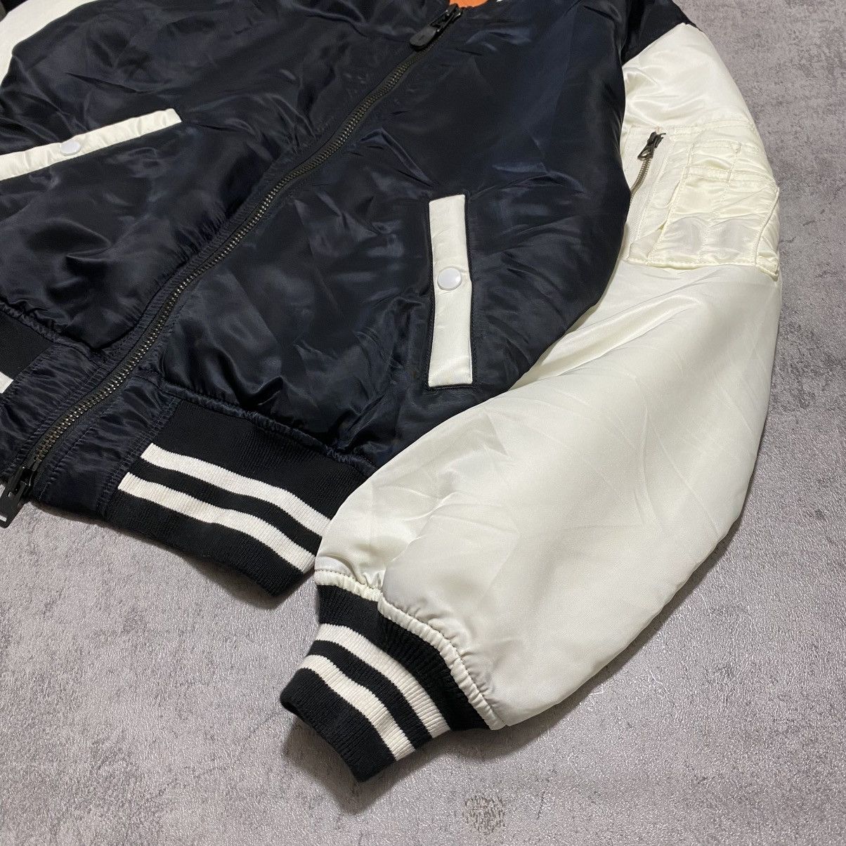 Comme des Garcons AW15 COMME DES GARCONS TWO-TONE MA-1 BOMBER JACKET BY GANRYU Size US M / EU 48-50 / 2 - 9 Thumbnail