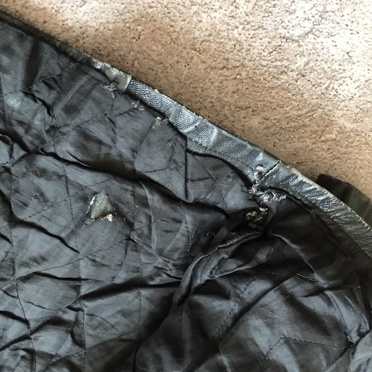 Vintage Vintage 90s Thrashed Black Leather Jacket Streetwear Boxy L Size US L / EU 52-54 / 3 - 7 Thumbnail