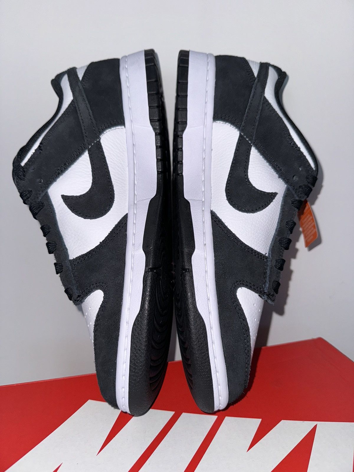 Nike Nike Dunk Low Retro Se Suede Panda 43 EU FQ8249-100 Size US 9.5 / EU 42-43 - 6 Thumbnail