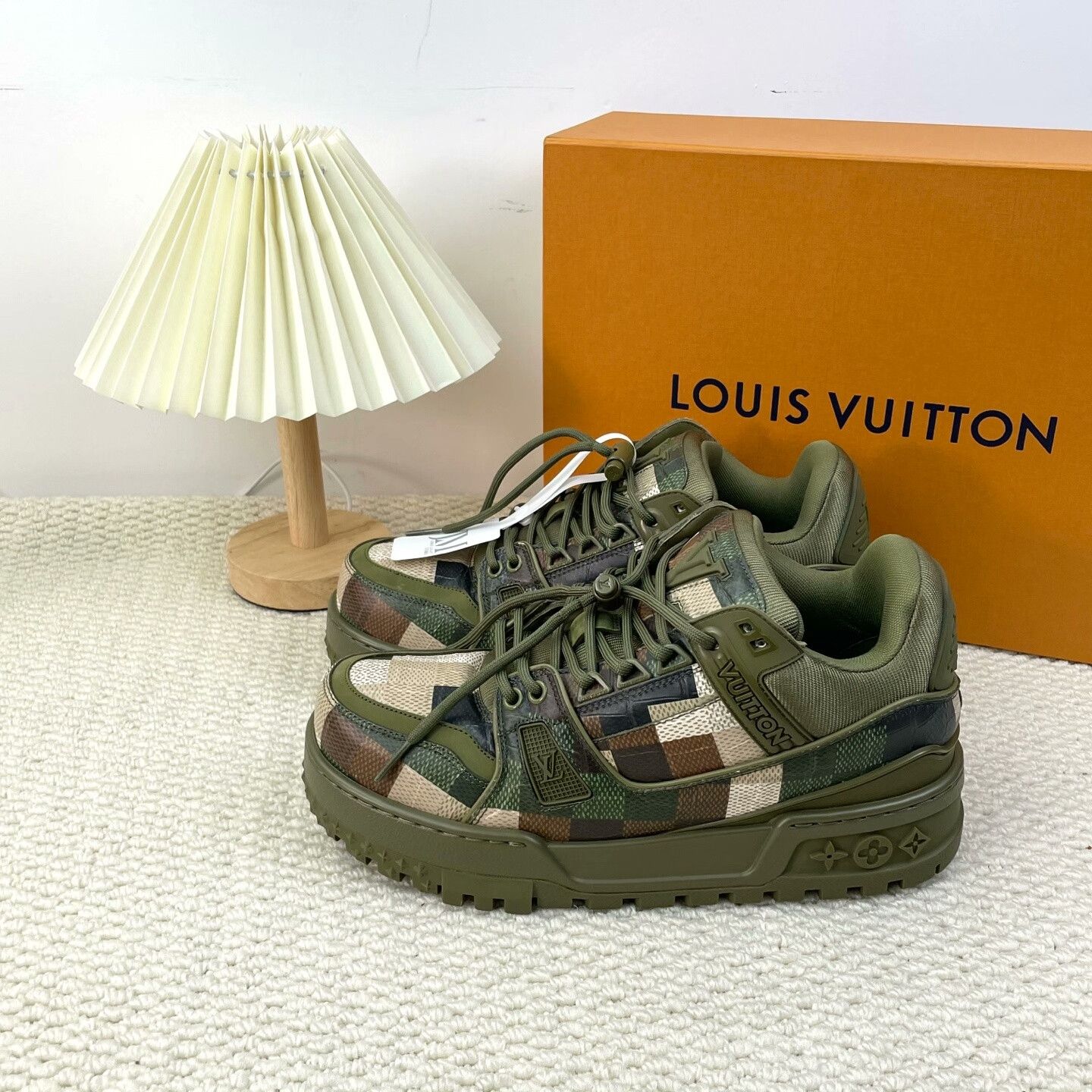 Louis Vuitton Louis Vuitton AIR MAX Lowtop Sneakers 6 Men Size US 6 / EU 39 - 1 Thumbnail