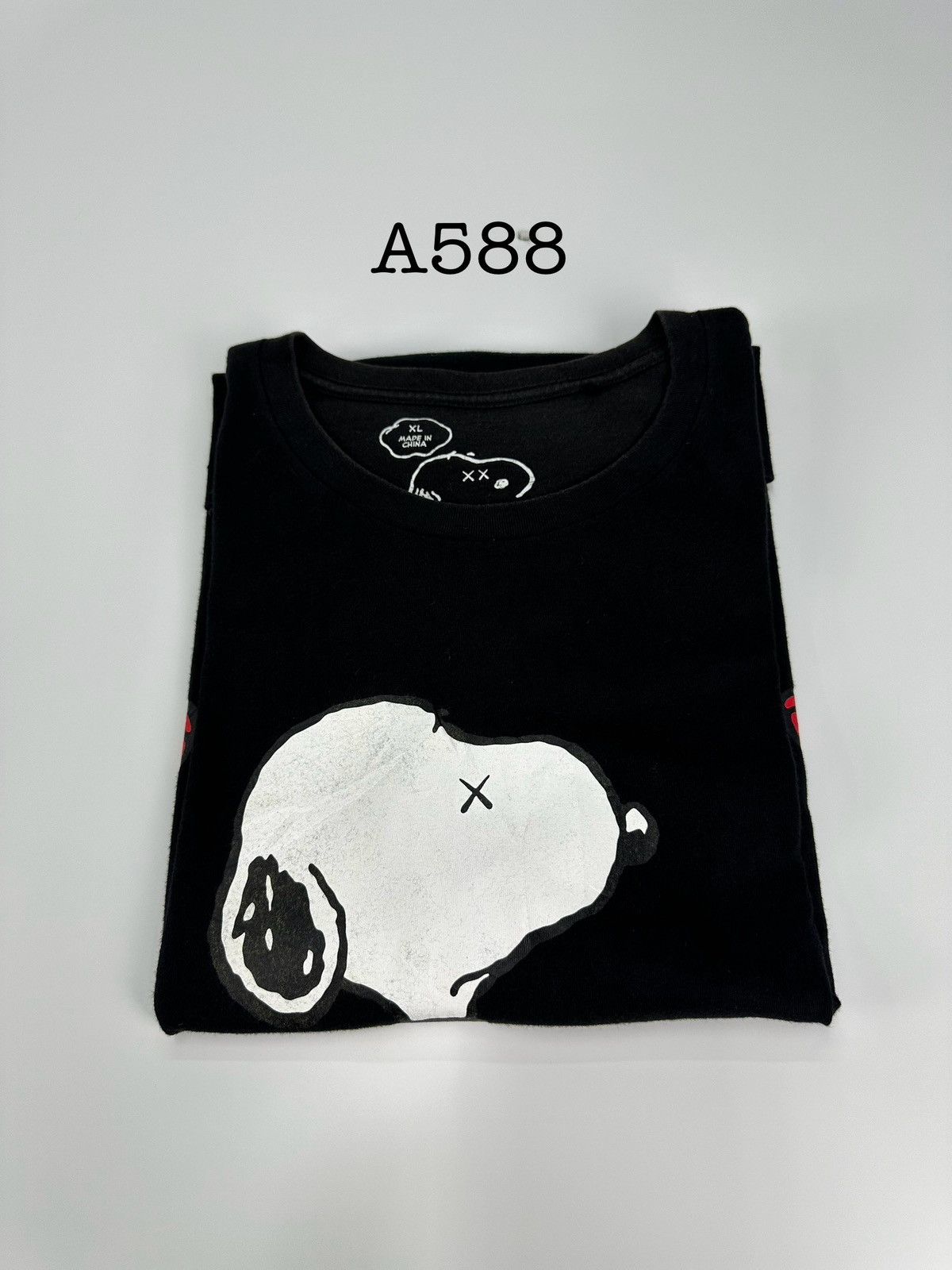 Kaws × Peanuts × Uniqlo Kaws x Peanuts Tshirt A588 Size US XL / EU 56 / 4 - 13 Thumbnail