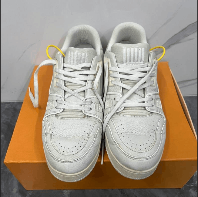 Louis Vuitton Louis Vuitton low-top sneakers Size US 10 / EU 43 - 2 Thumbnail