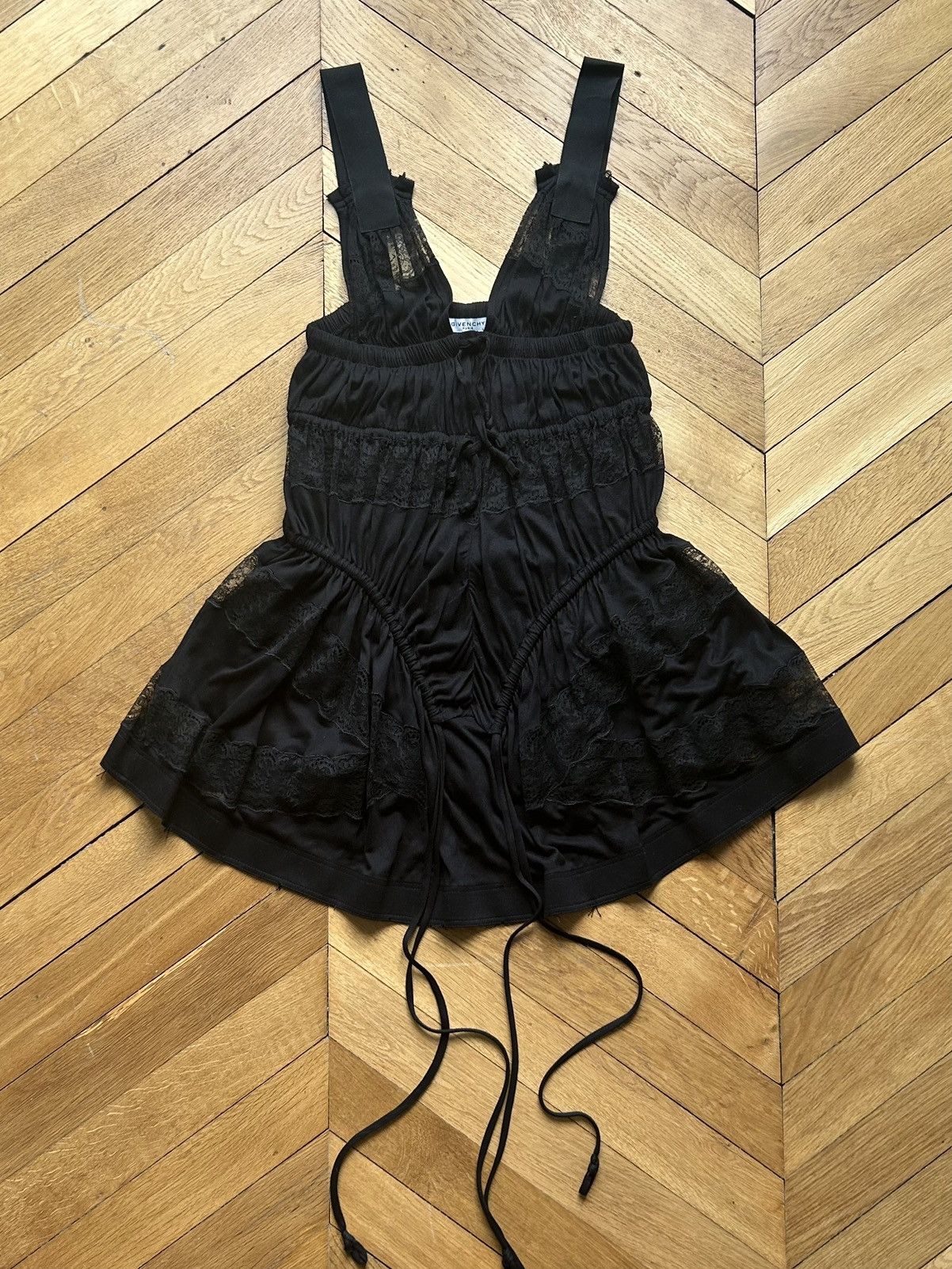 Givenchy GIVENCHY gothic lace dress 2015 Size XS / US 0-2 / IT 36-38 - 2 Thumbnail