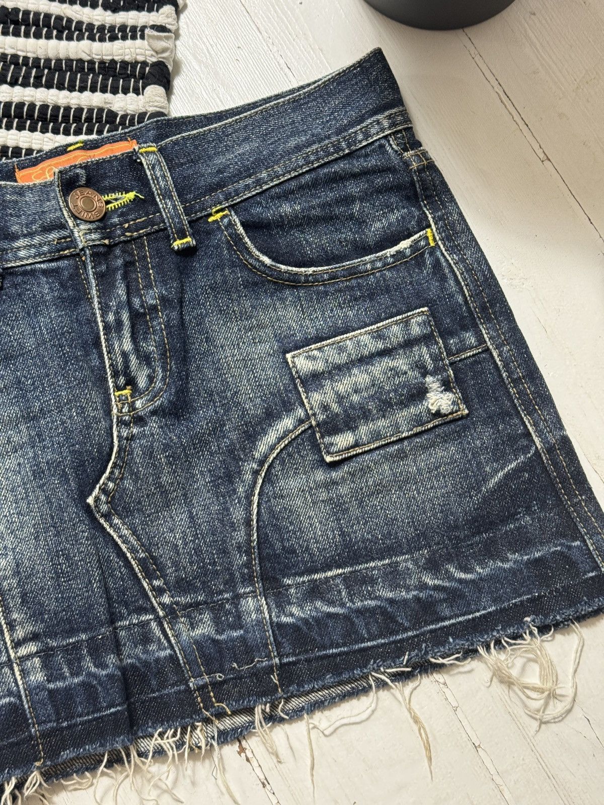 Other VINTAGE WASHED 2000s MINI DENIM SKIRT Size 28" / US 6 / IT 42 - 4 Thumbnail