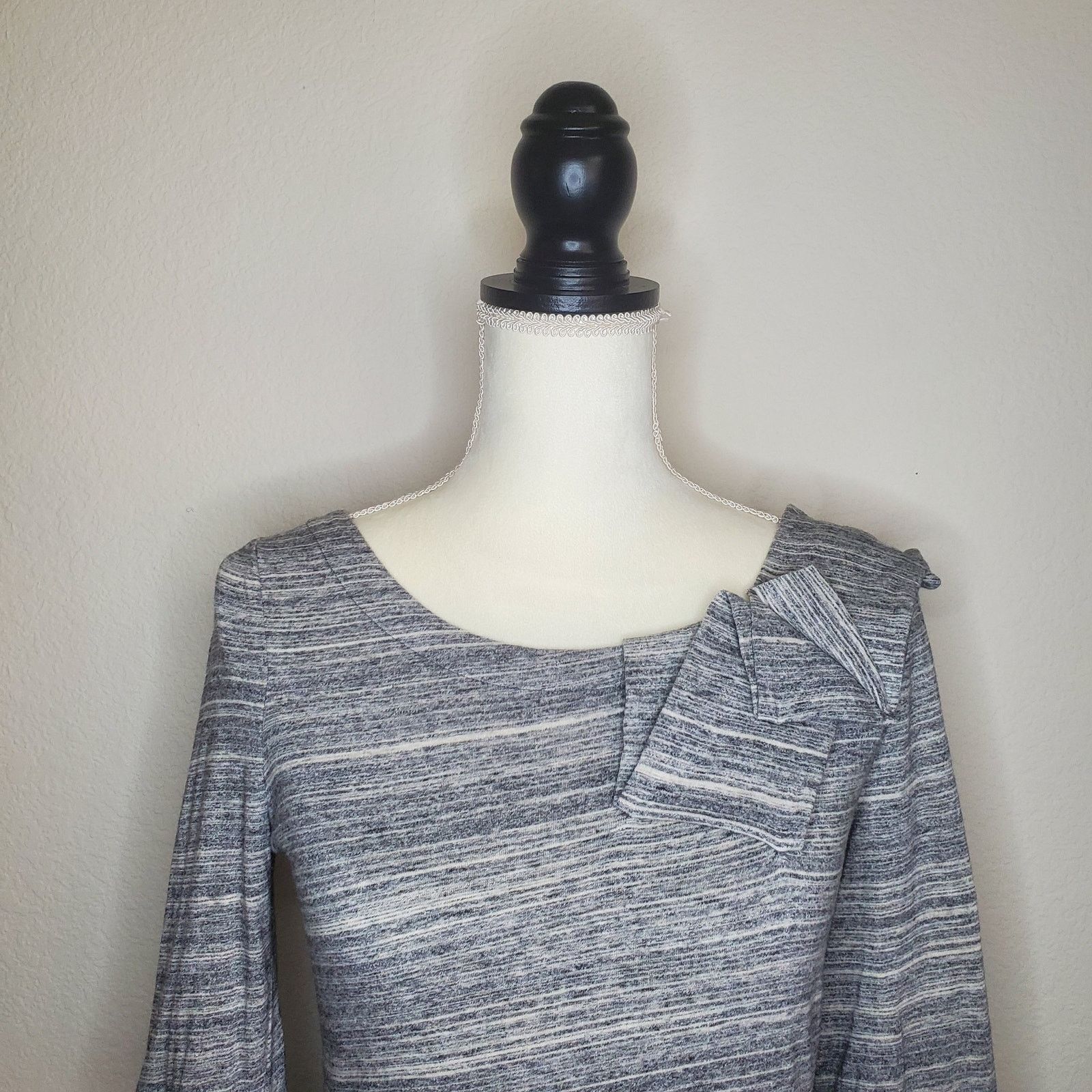 Anthropologie Anthropologie Gray Bow Top Small Size S / US 4 / IT 40 - 5 Thumbnail