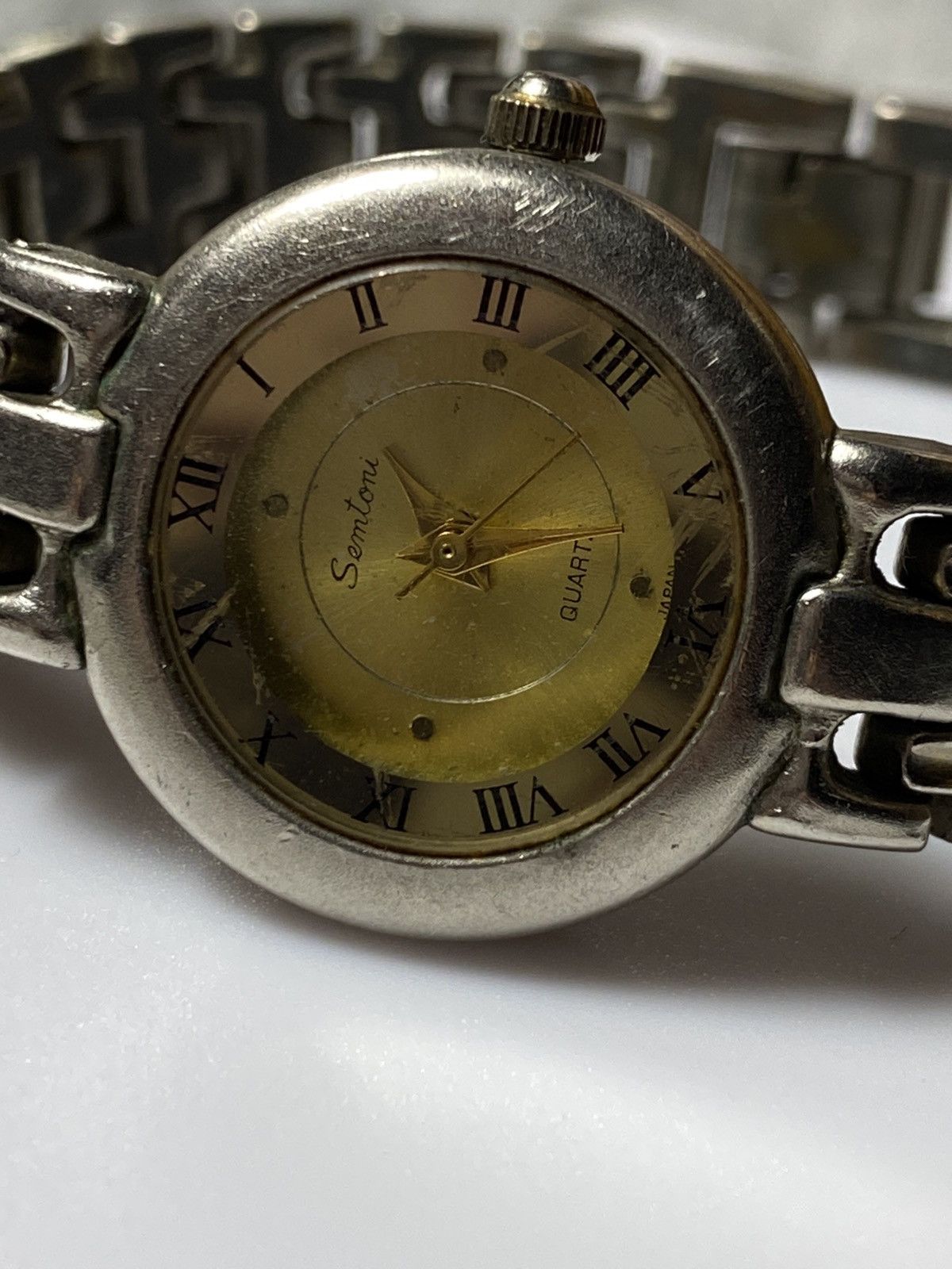 Vintage Vintage Semptoni Quartz Watch with Roman Dial Japanese Brand Size ONE SIZE - 9 Thumbnail