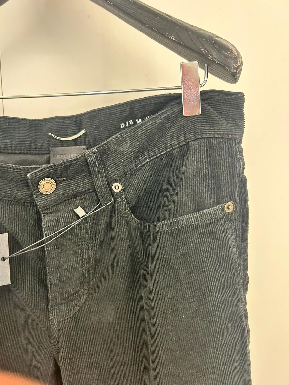 Saint Laurent Paris FIVE-POCKET SLIM-FIT JEANS. FRONT BUTTON AND ZIP CLOSURE Size US 38 / EU 54 - 3 Thumbnail